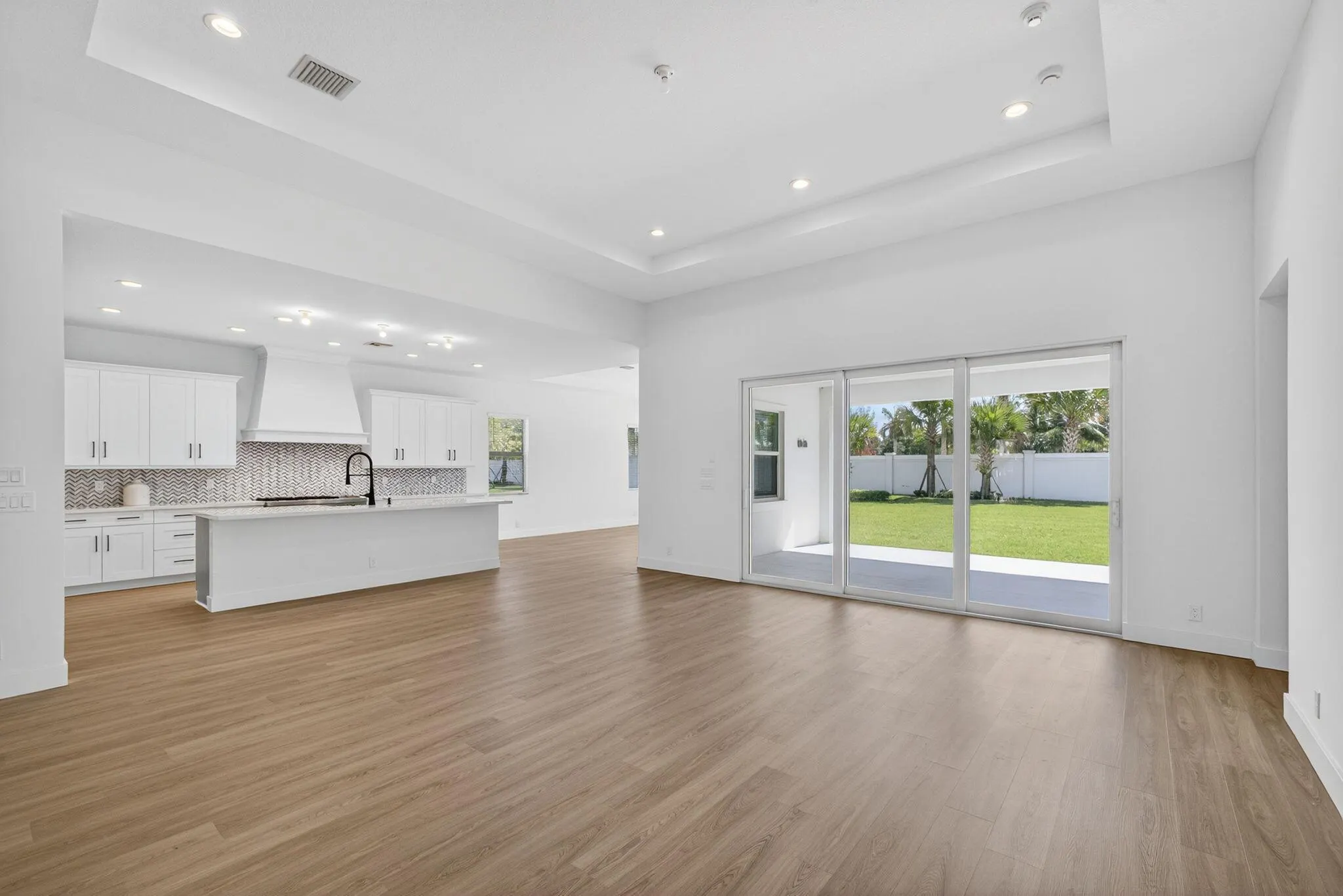 9288 Crestview Circle