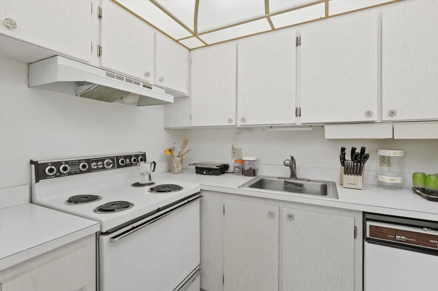 3300 Springdale Boulevard, #202