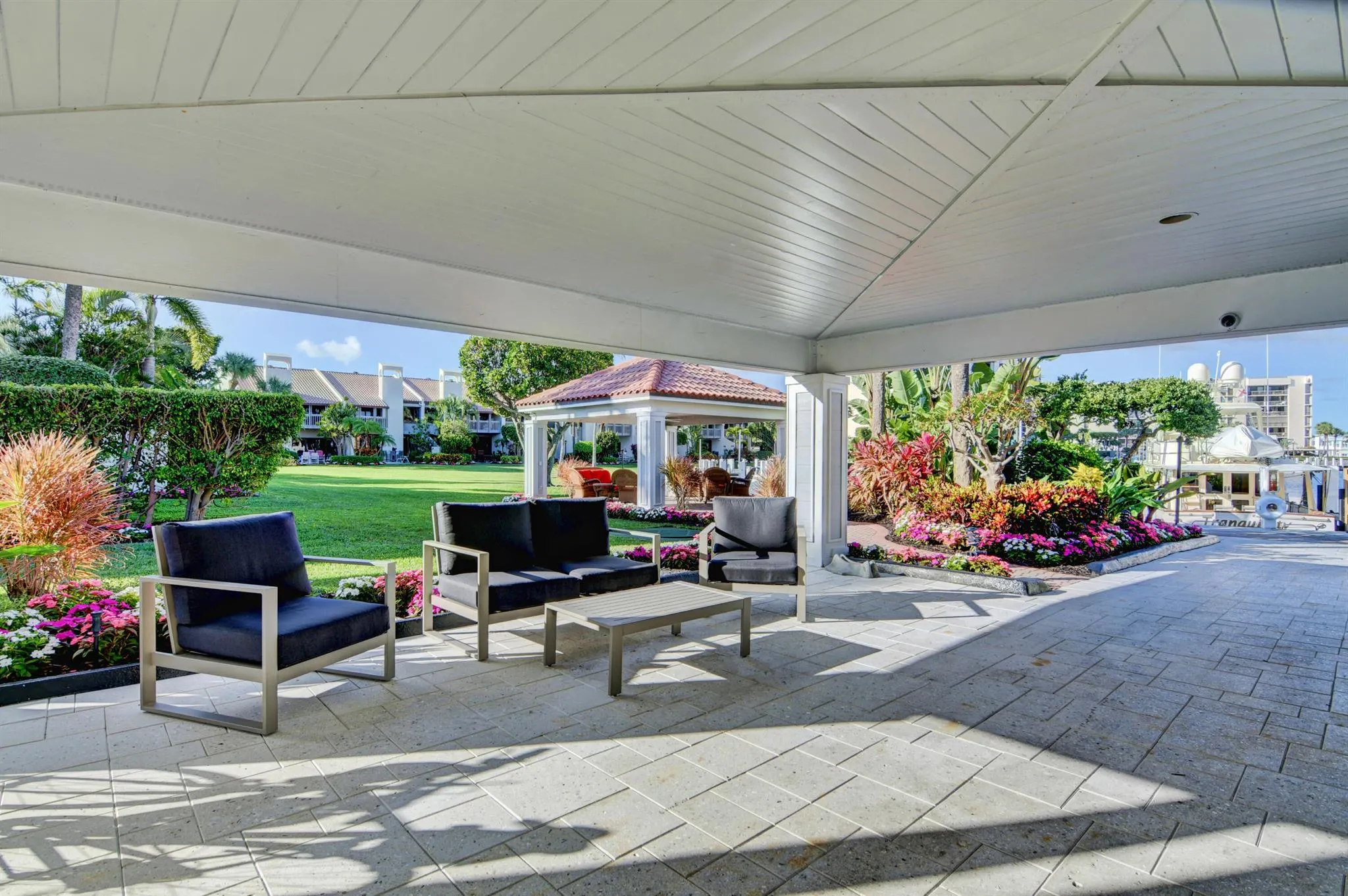 2707 N Ocean Boulevard, #D506