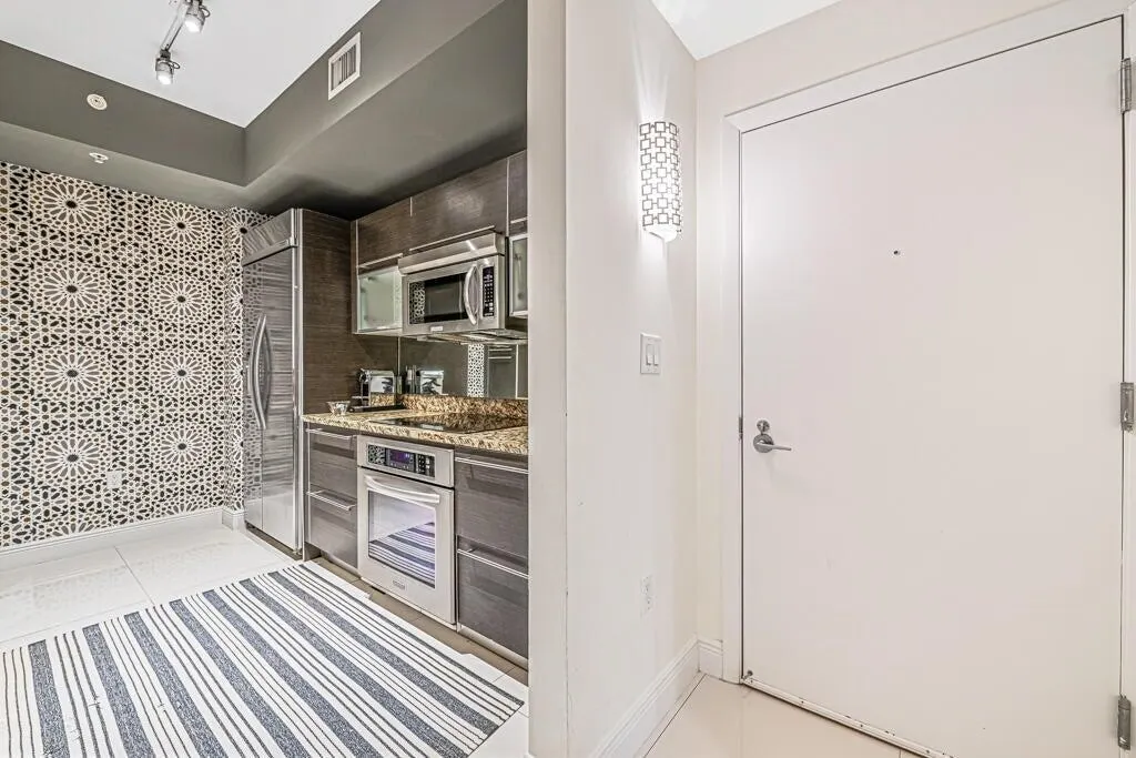 550 Okeechobee Boulevard, #306