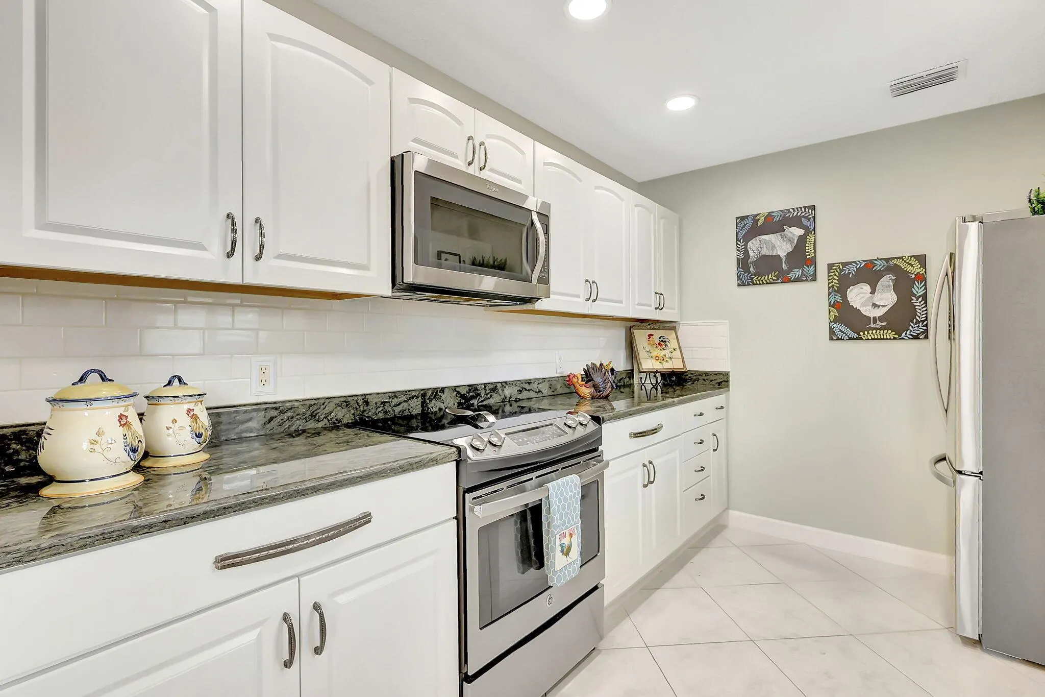 21 Lake Vista Trail, #101