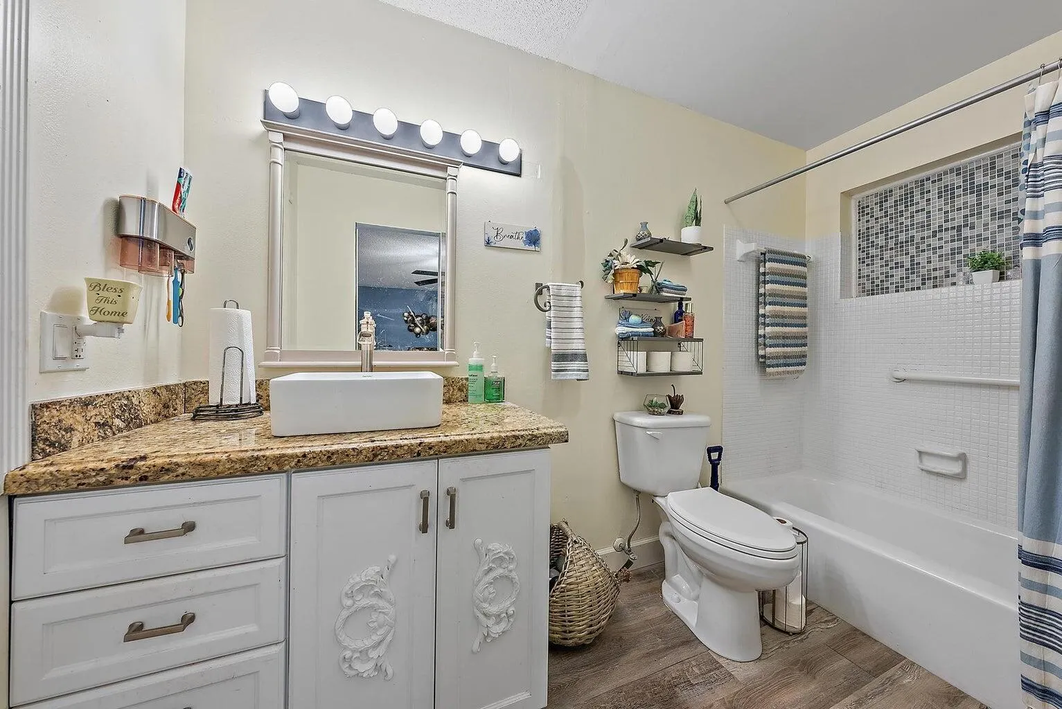 7374 E Oakridge Circle