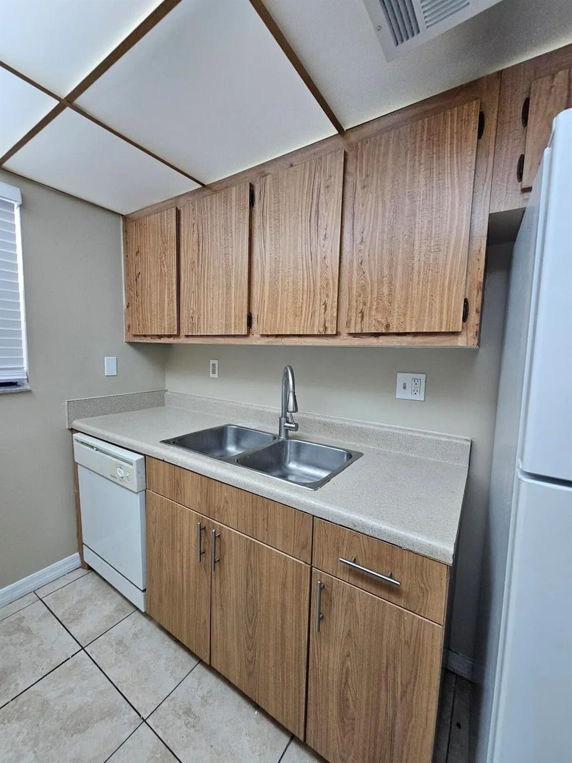 2000 N Congress Avenue, #209