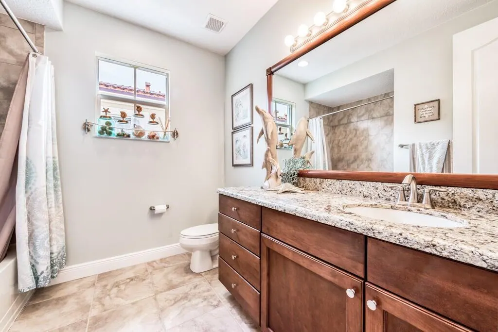 2122 Sabal Tree Court