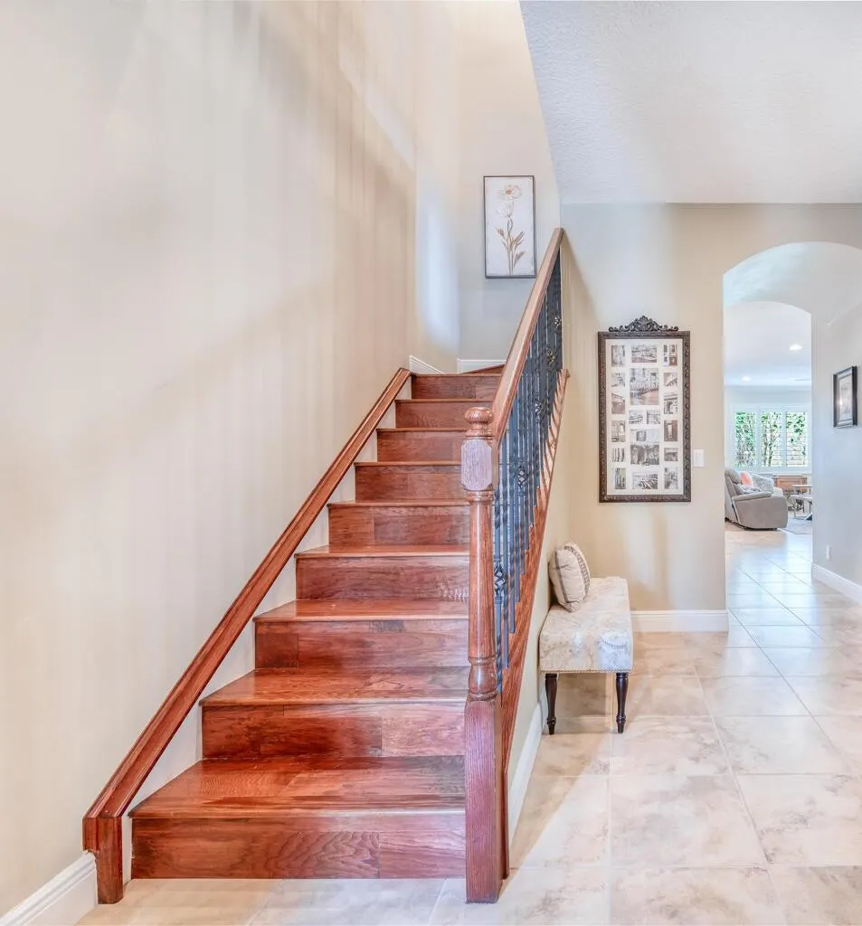 2122 Sabal Tree Court