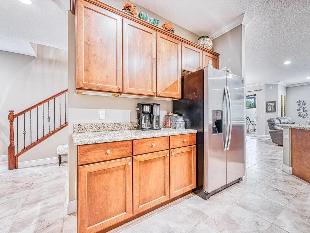 2122 Sabal Tree Court