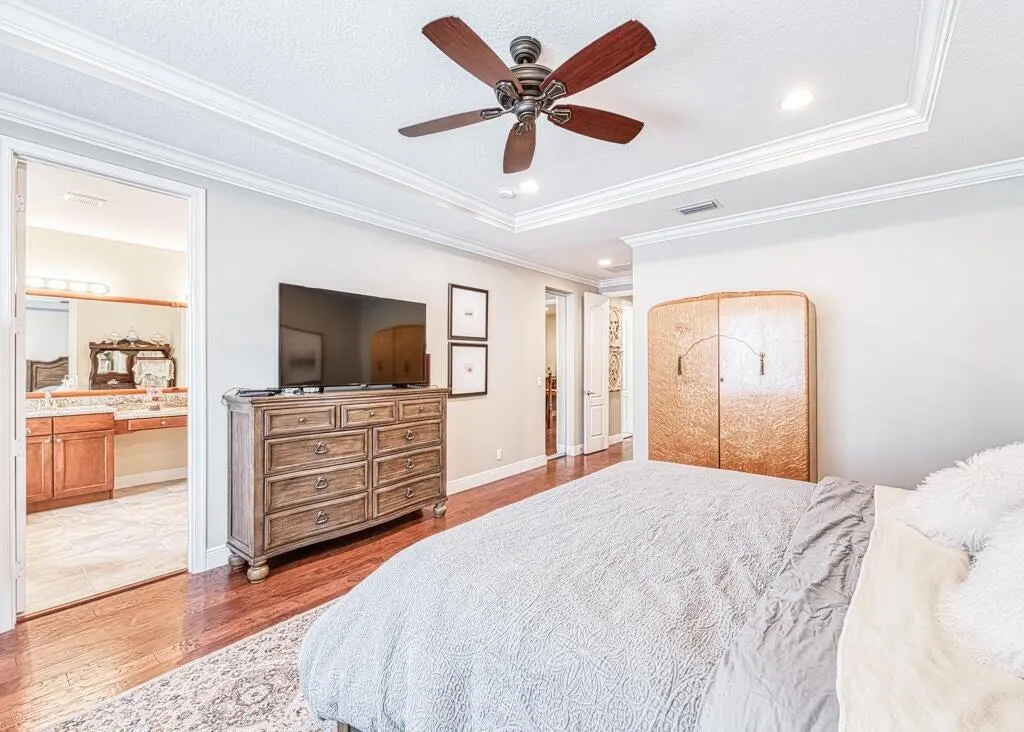 2122 Sabal Tree Court