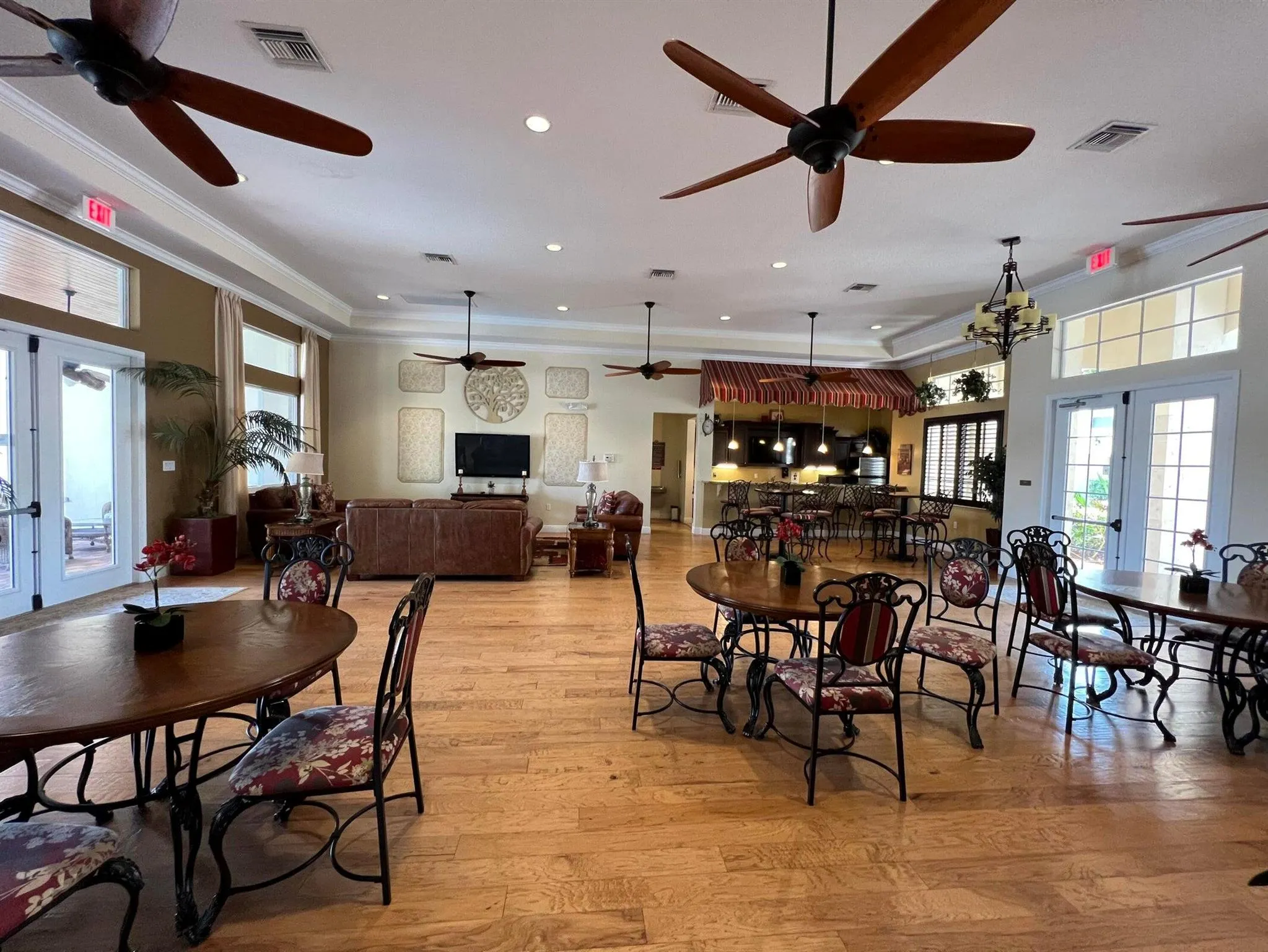 2122 Sabal Tree Court