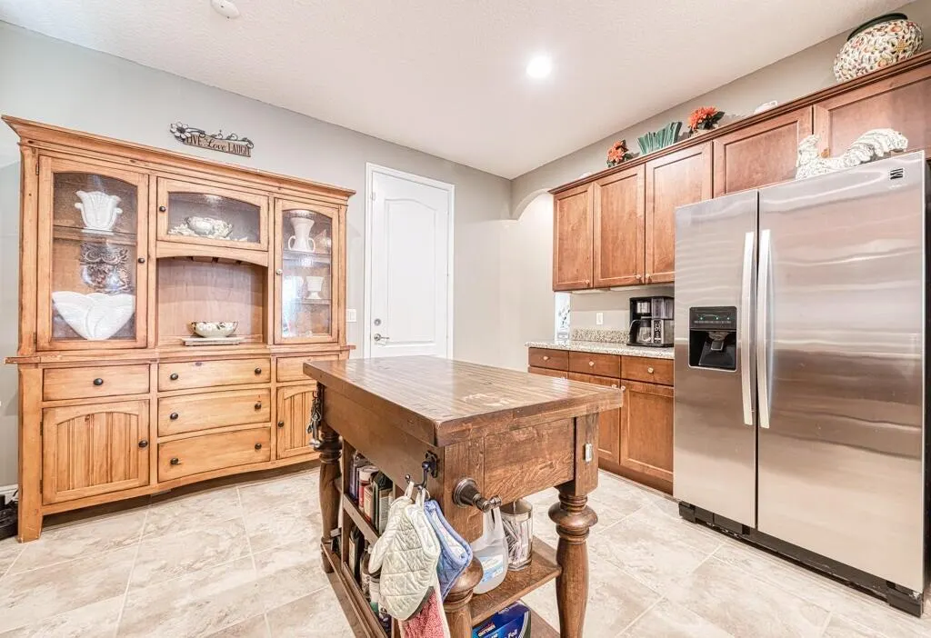 2122 Sabal Tree Court