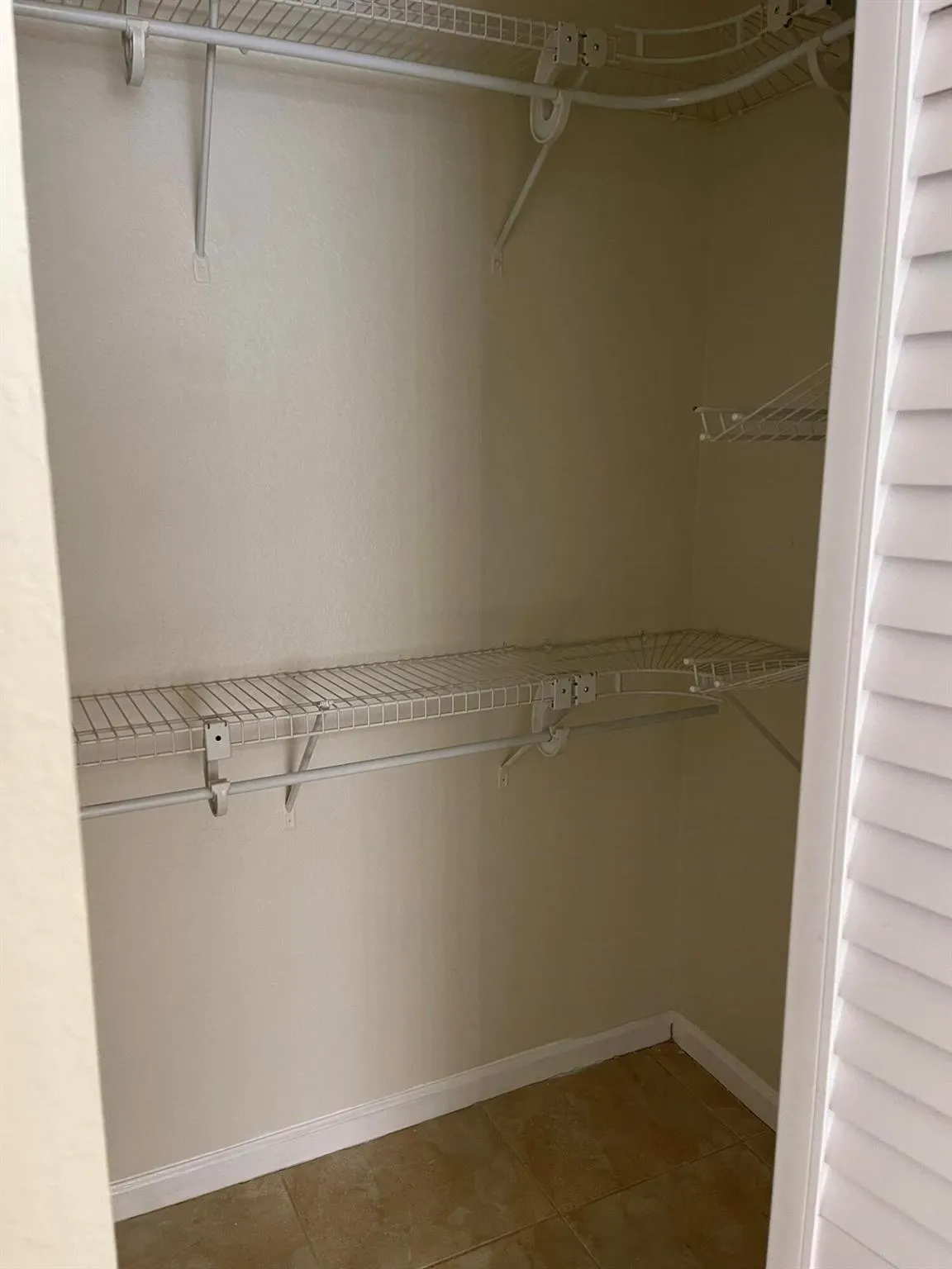 3816 Woodridge Terrace