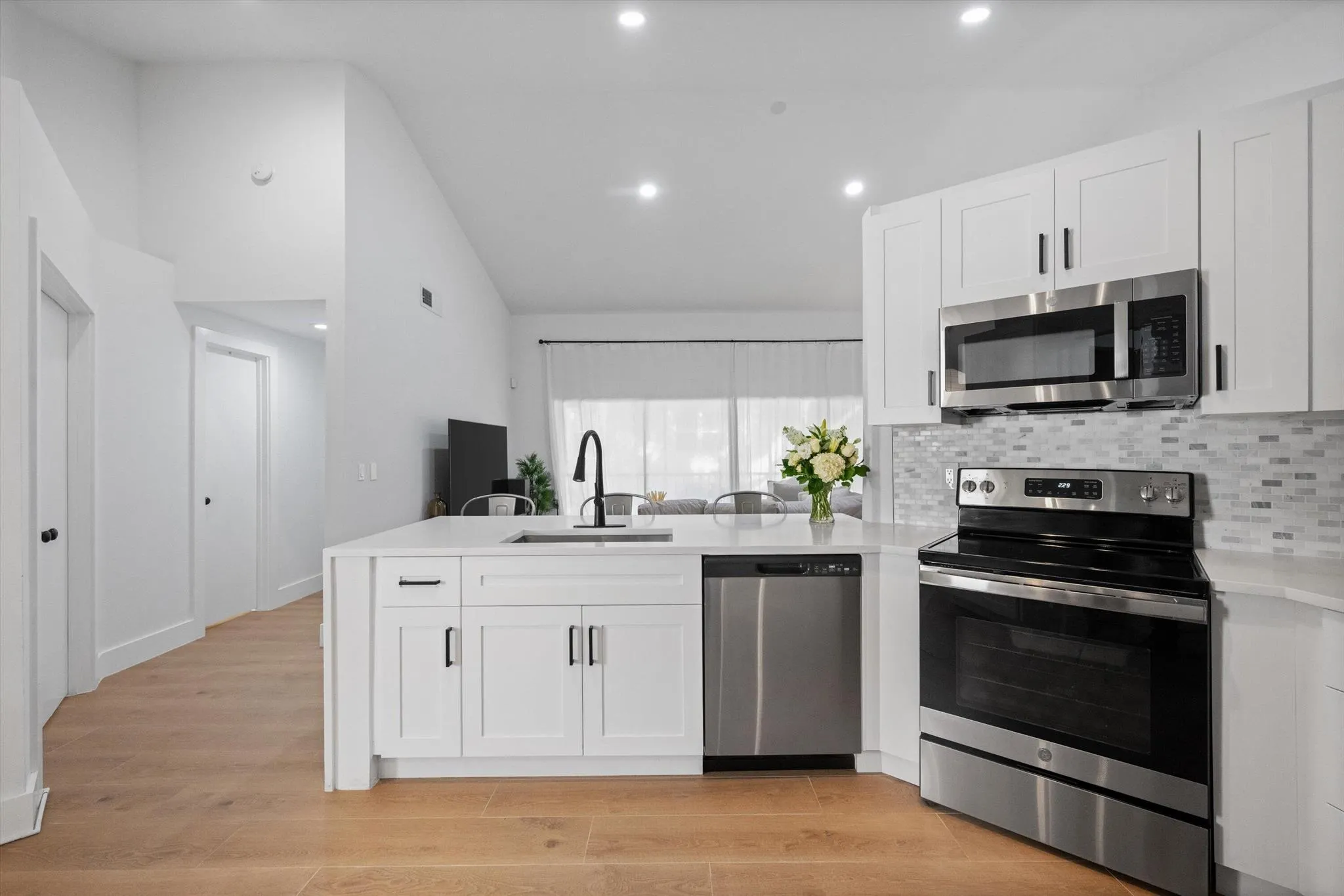 12628 Shoreline Drive, #9e