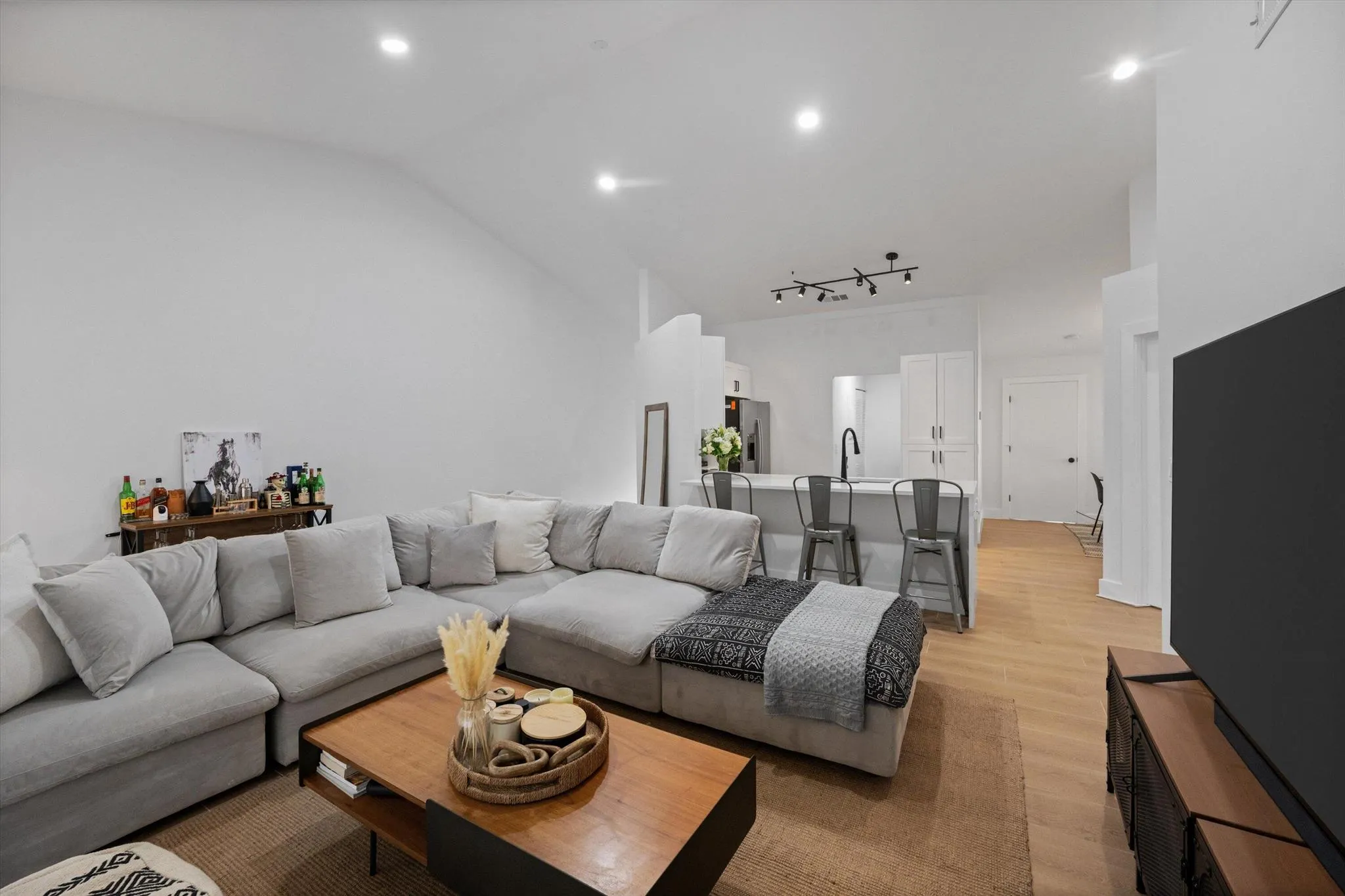 12628 Shoreline Drive, #9e