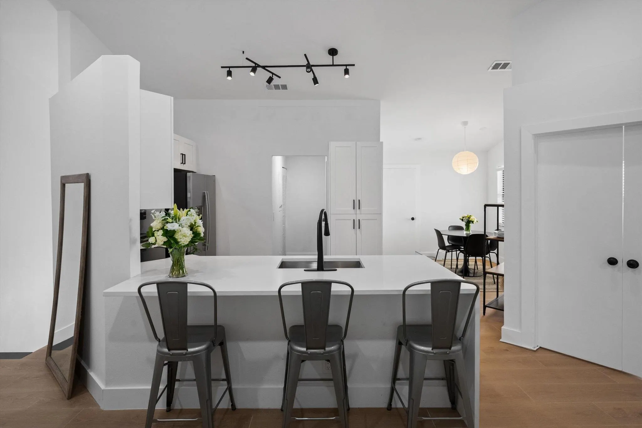 12628 Shoreline Drive, #9e