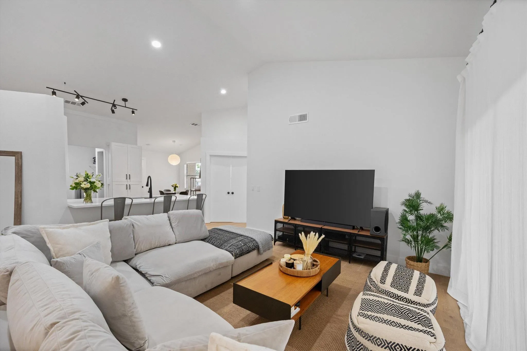 12628 Shoreline Drive, #9e