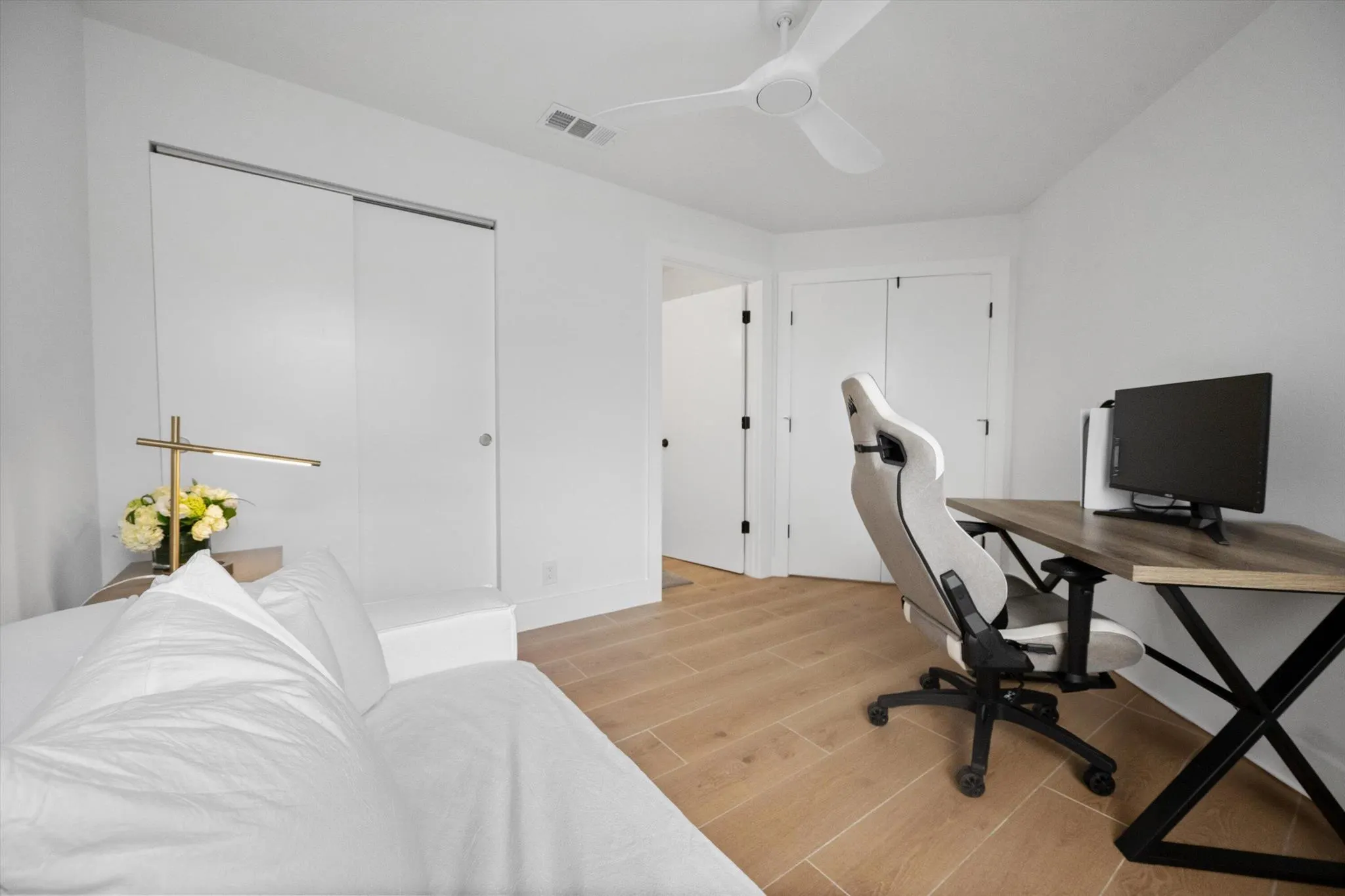 12628 Shoreline Drive, #9e