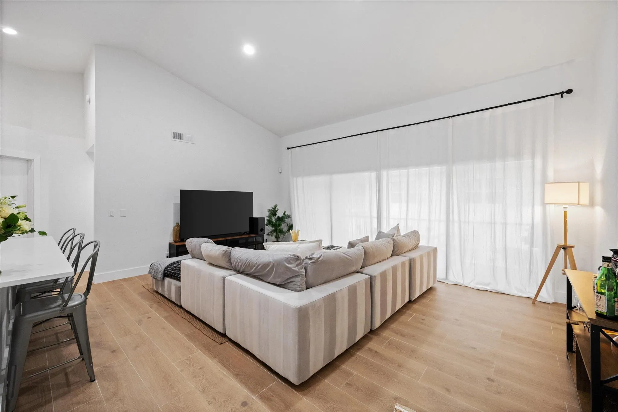 12628 Shoreline Drive, #9e