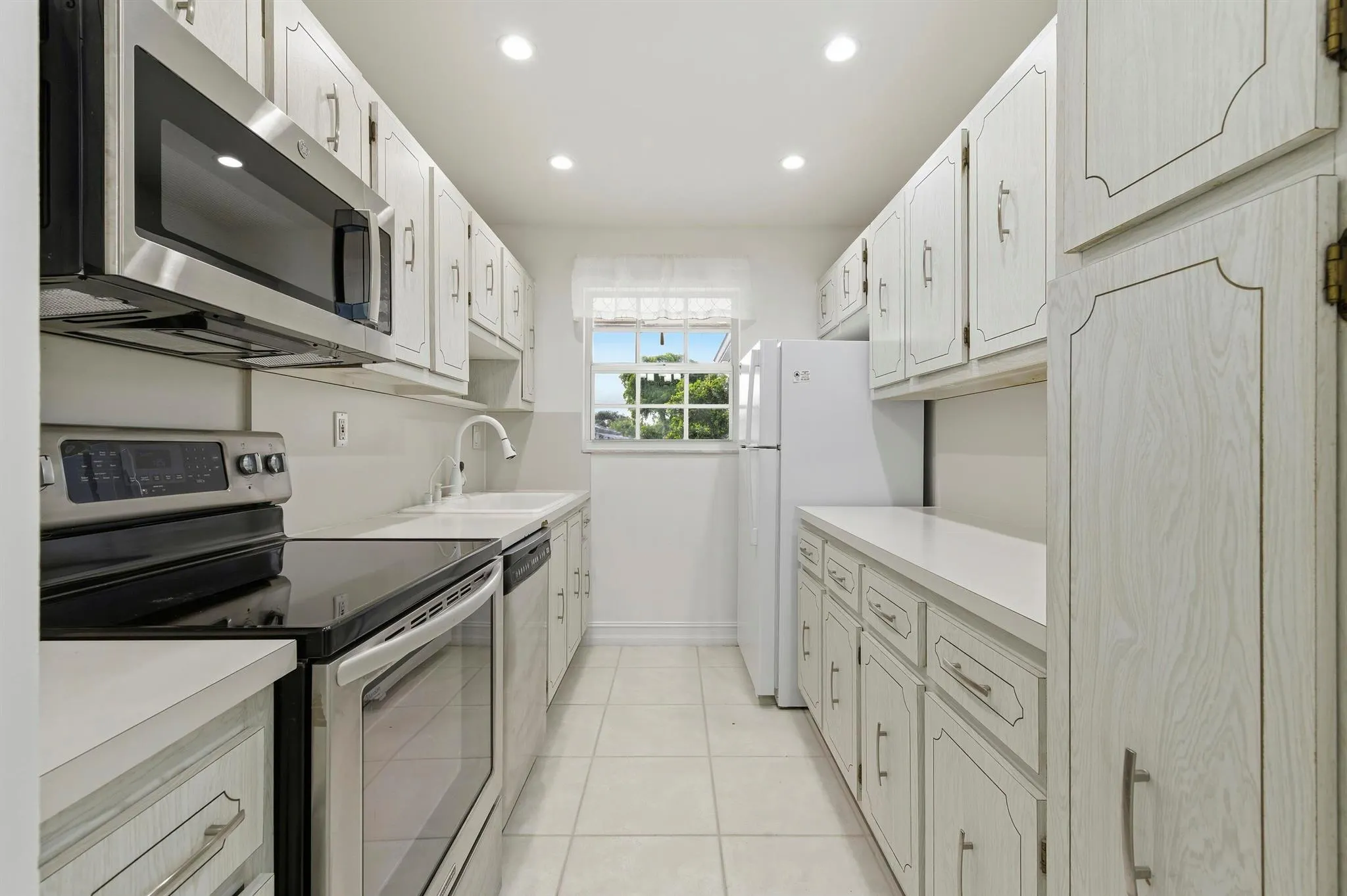 1167 S Drive Circle, #D