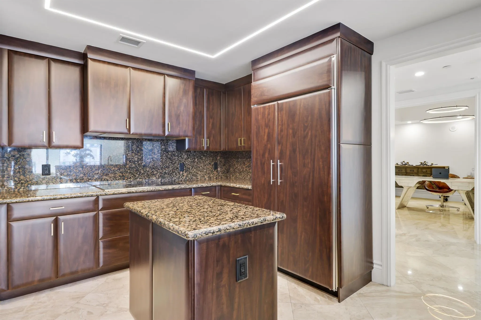 200 E Palmetto Park Road, #811