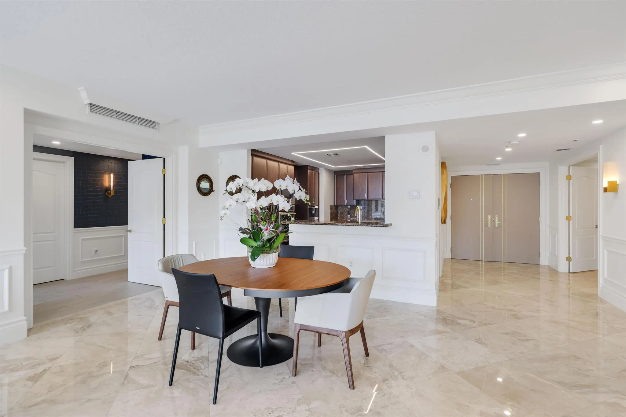 200 E Palmetto Park Road, #811