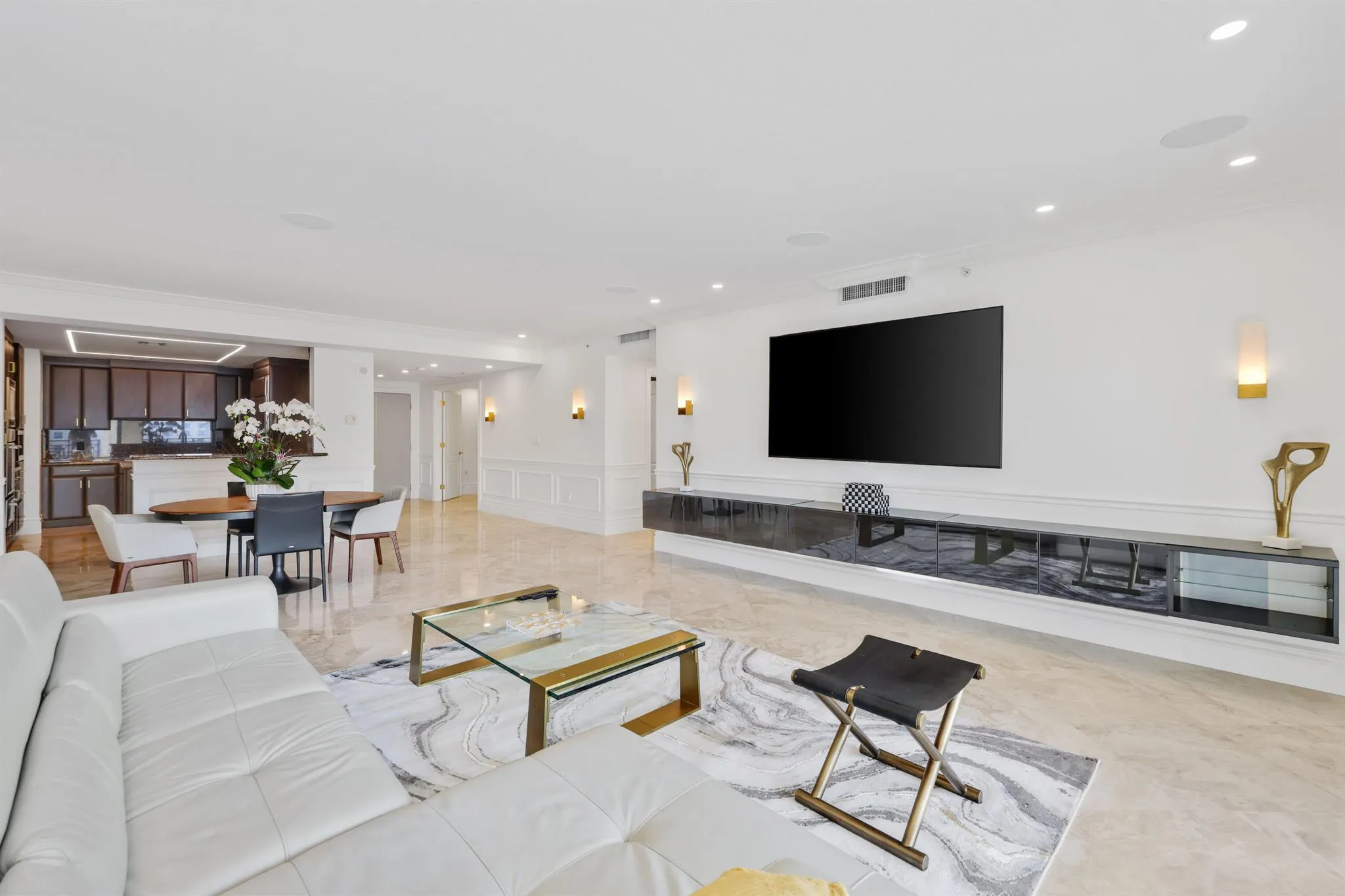 200 E Palmetto Park Road, #811