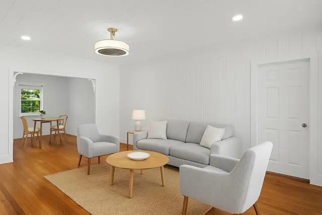 321 S Swinton Avenue