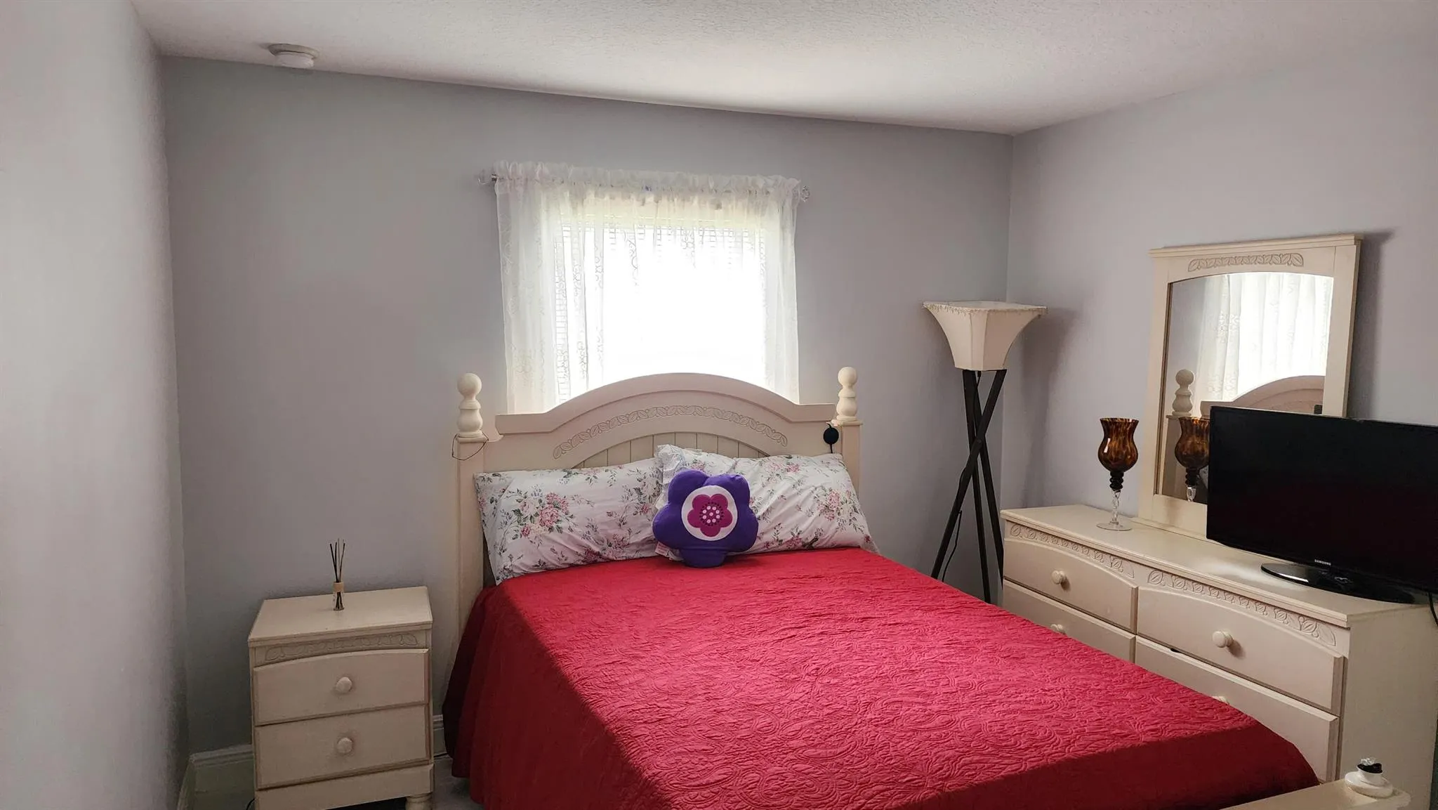 562 SE Majestic Terrace