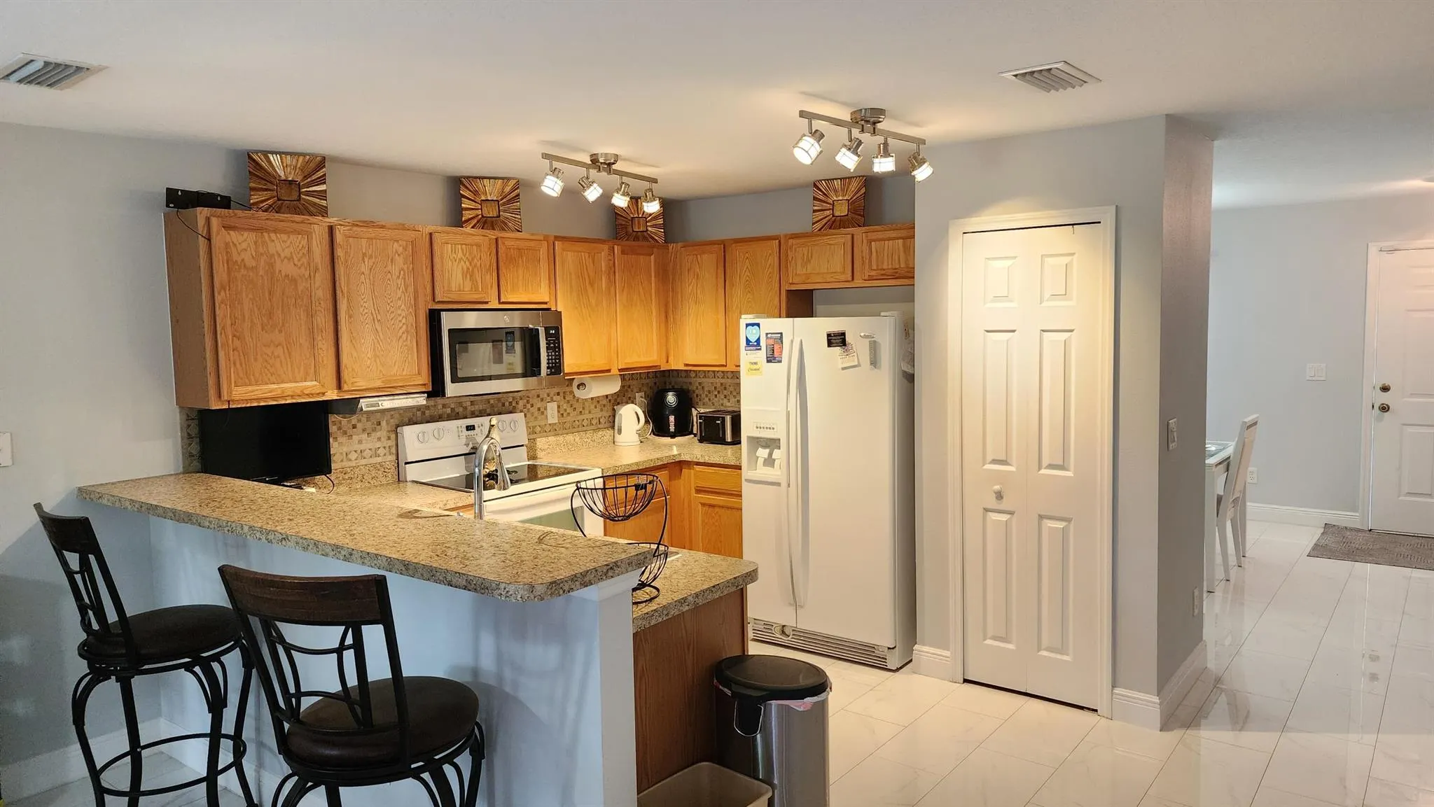 562 SE Majestic Terrace