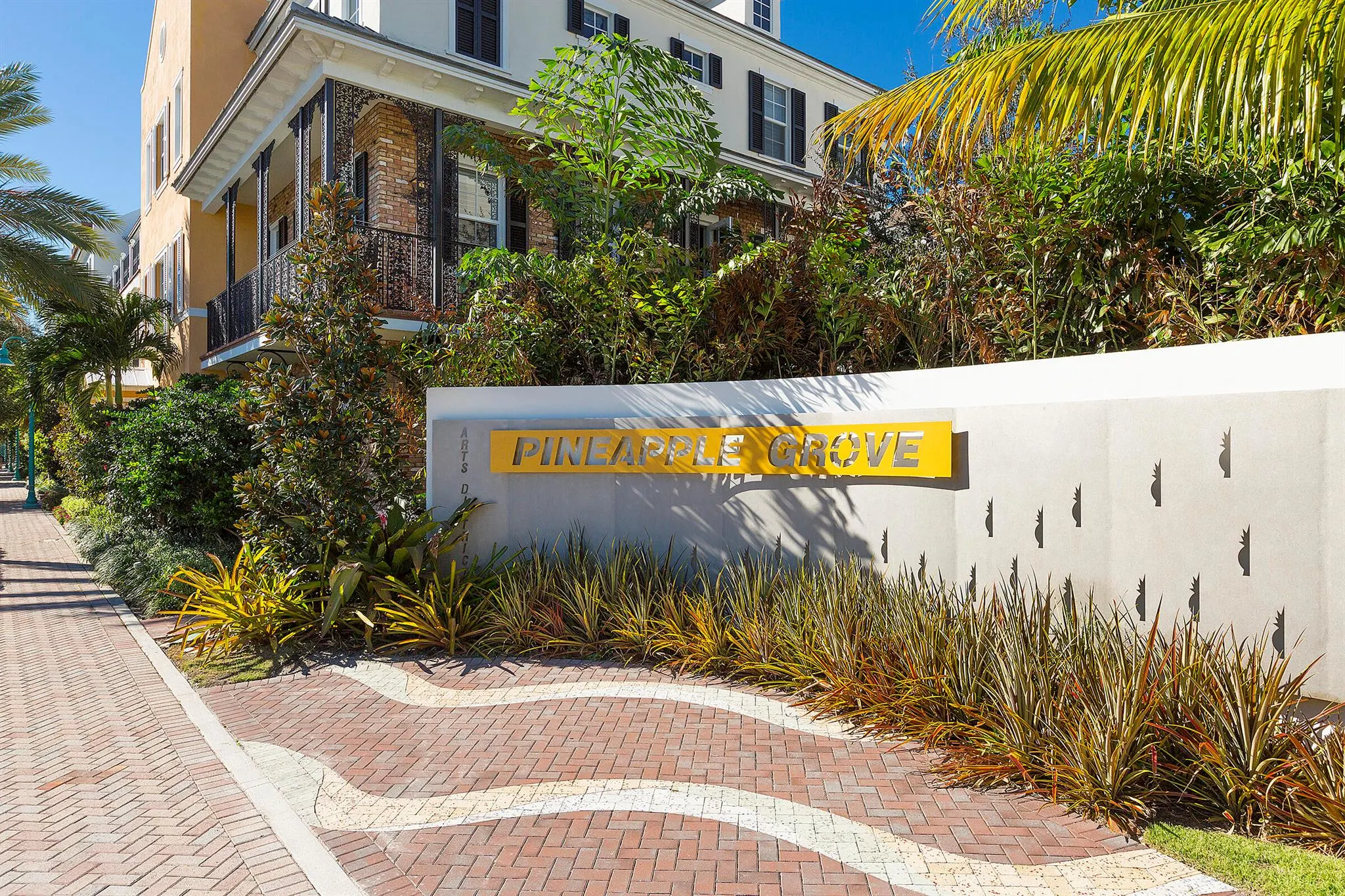 389 E Cannery Row Circle