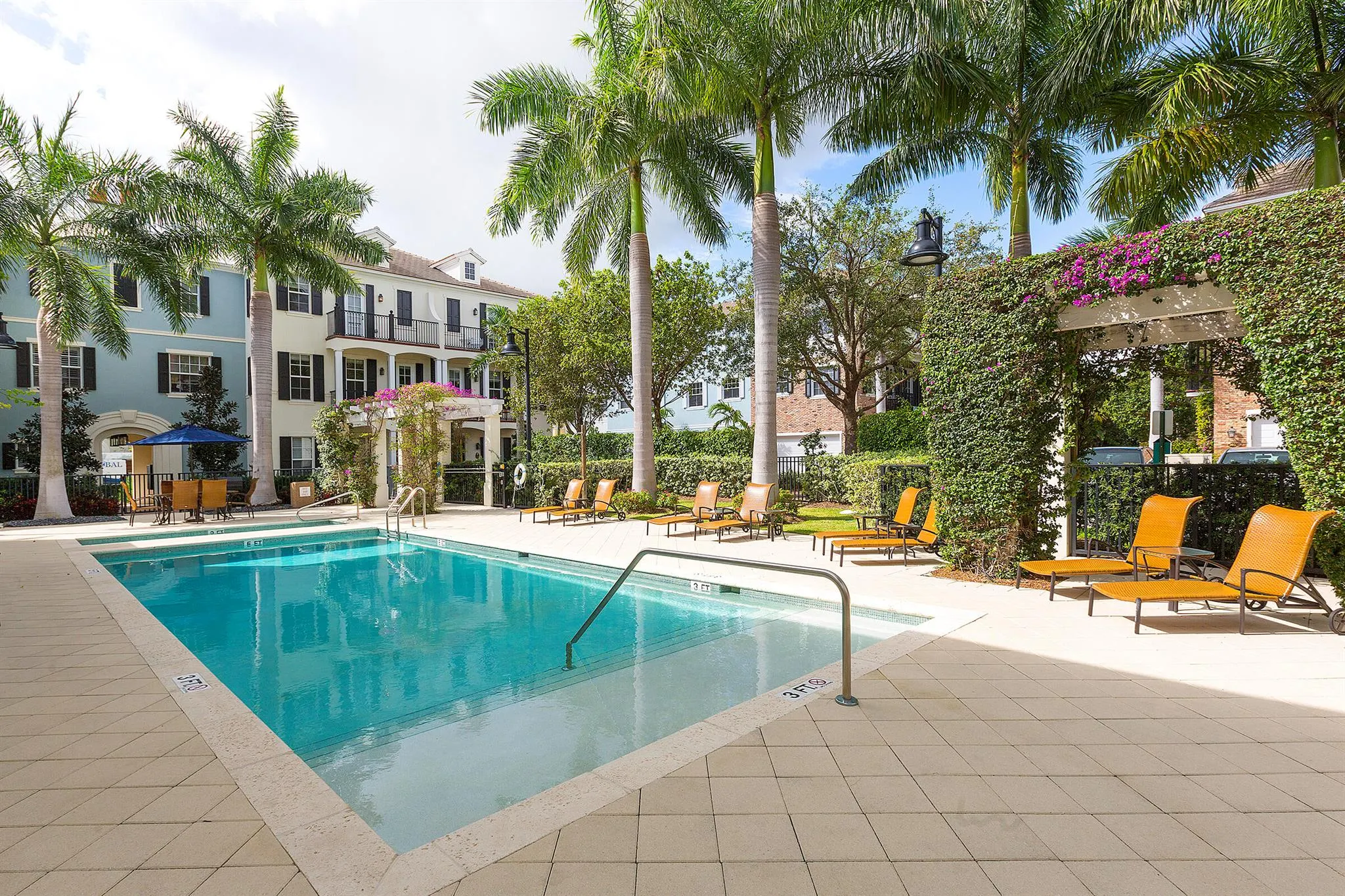 389 E Cannery Row Circle