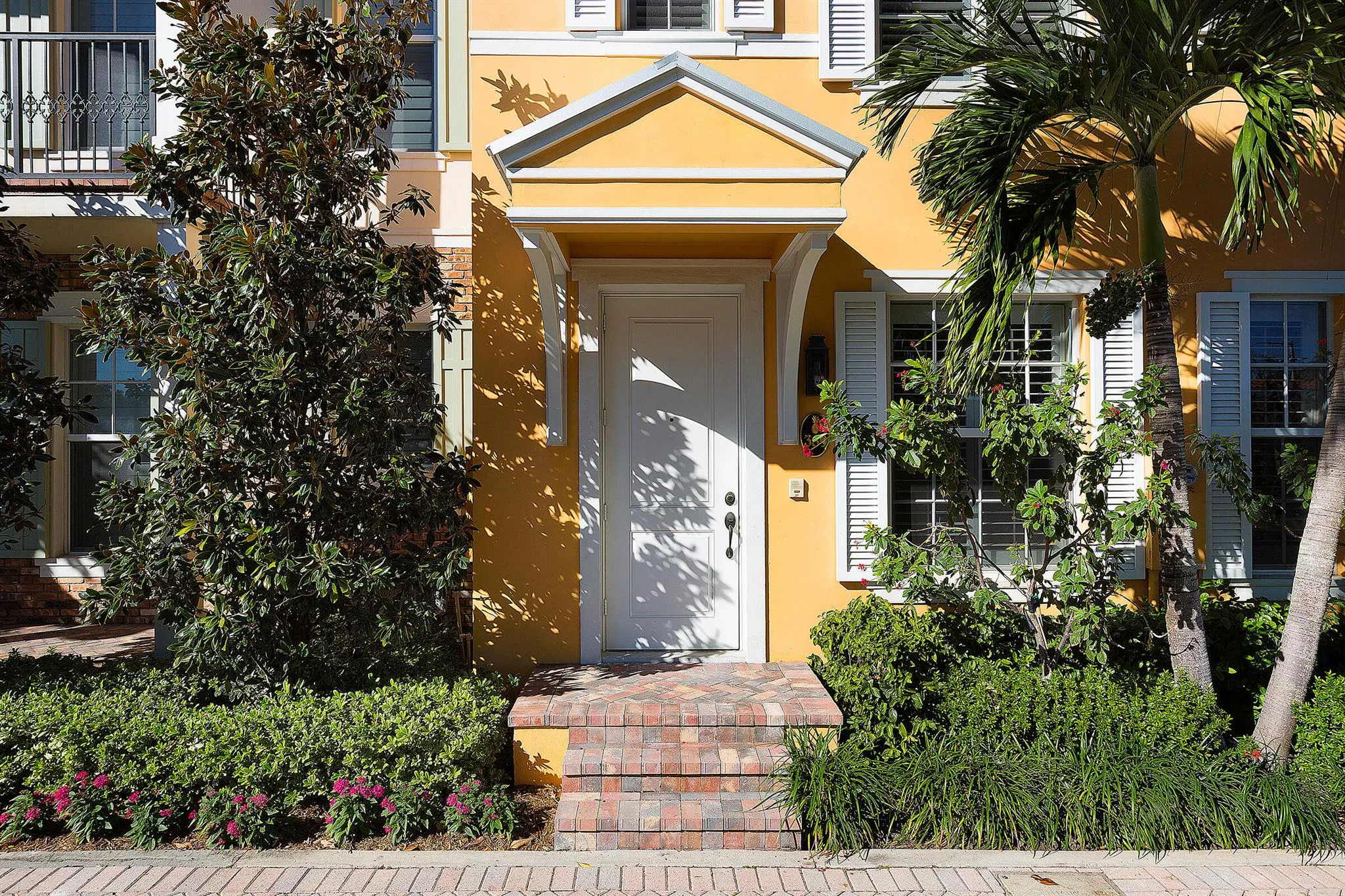 389 E Cannery Row Circle