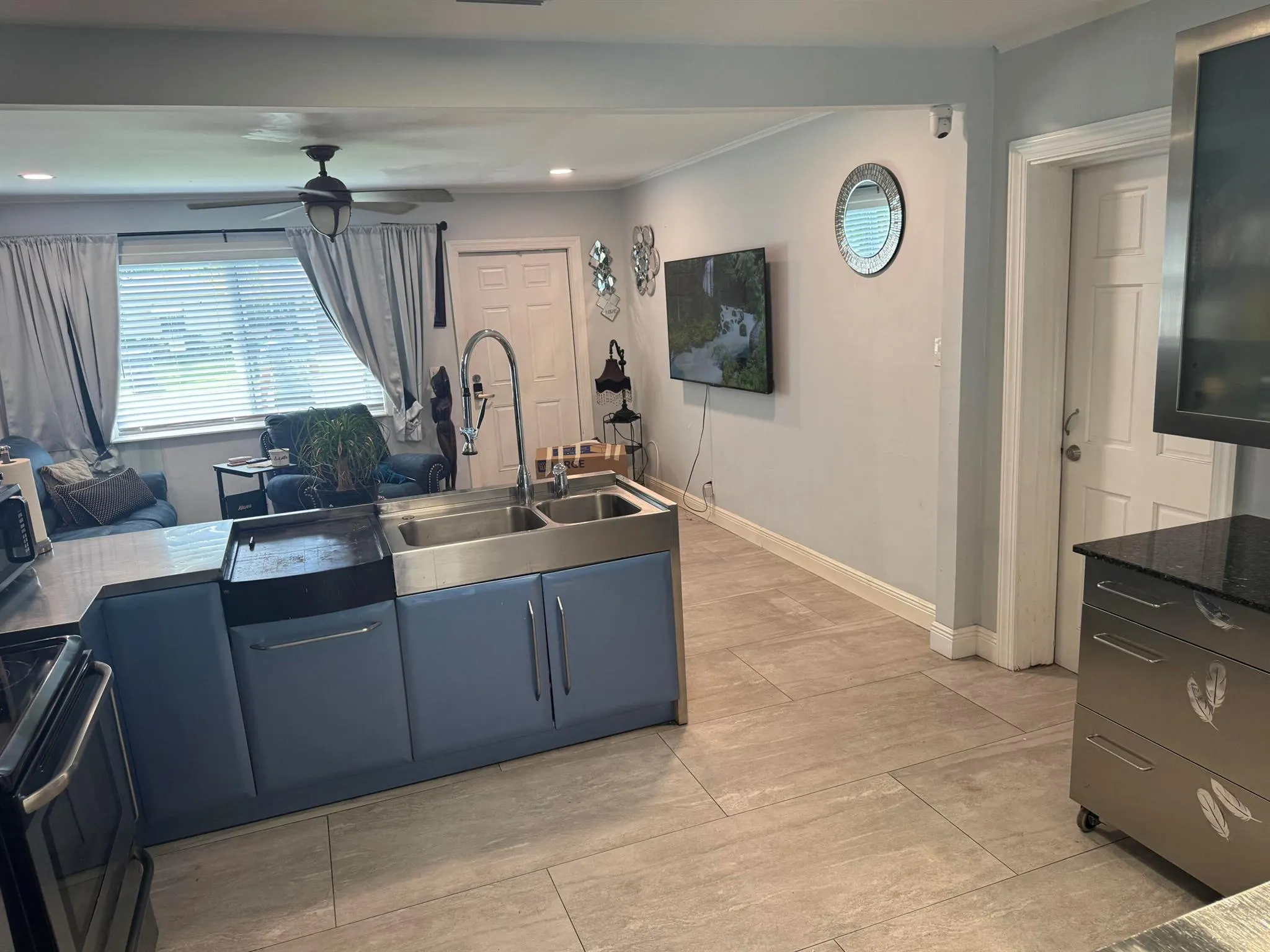 3232 Giuliano Avenue