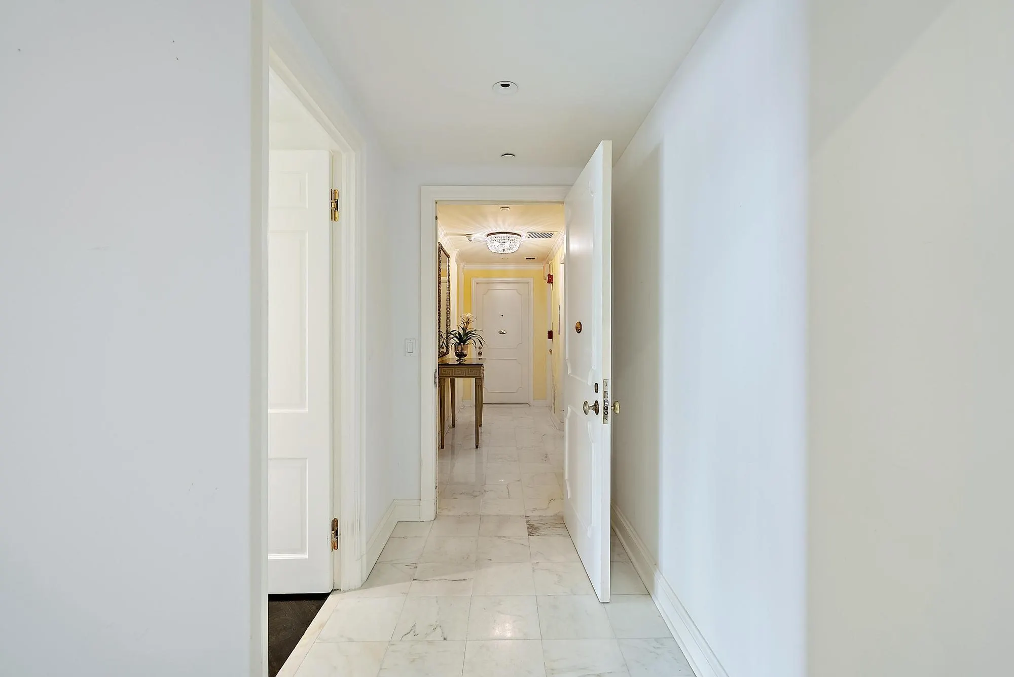 425 Worth Avenue, #2f