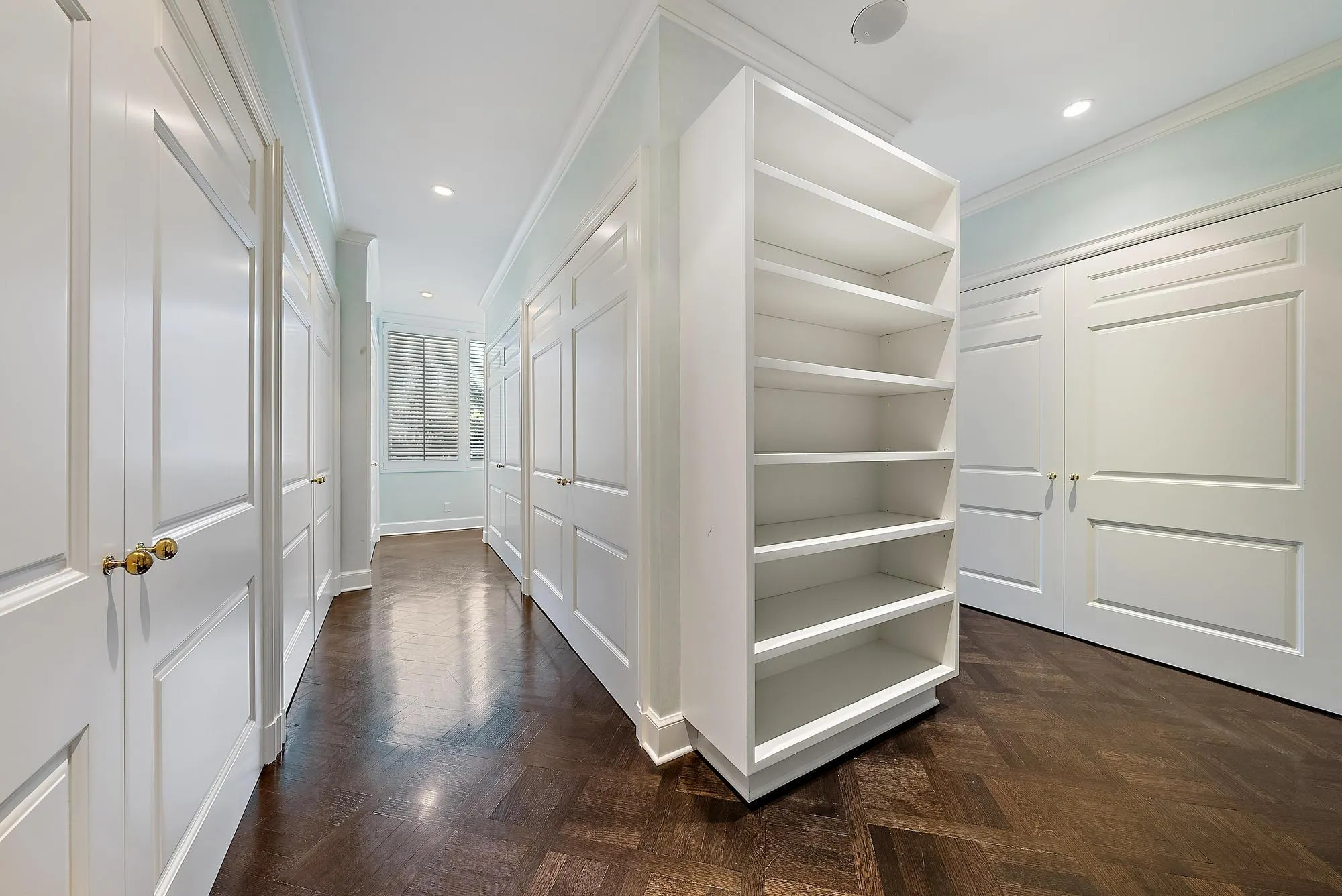 425 Worth Avenue, #2f