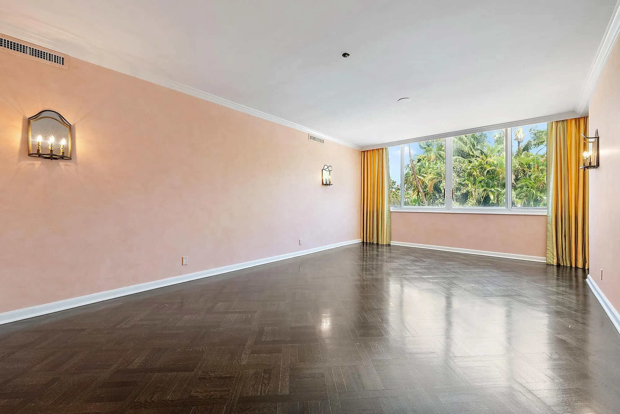 425 Worth Avenue, #2f