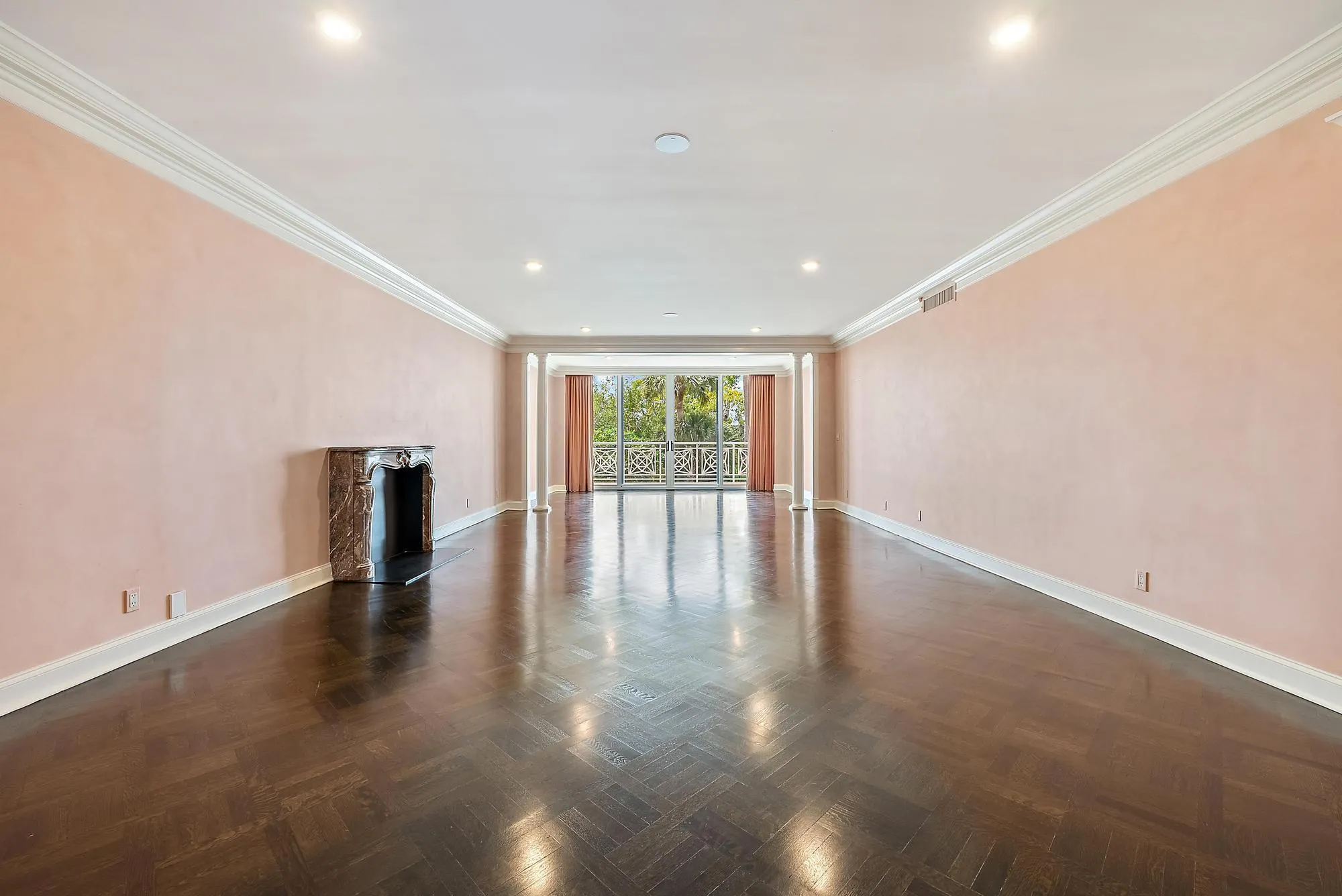 425 Worth Avenue, #2f