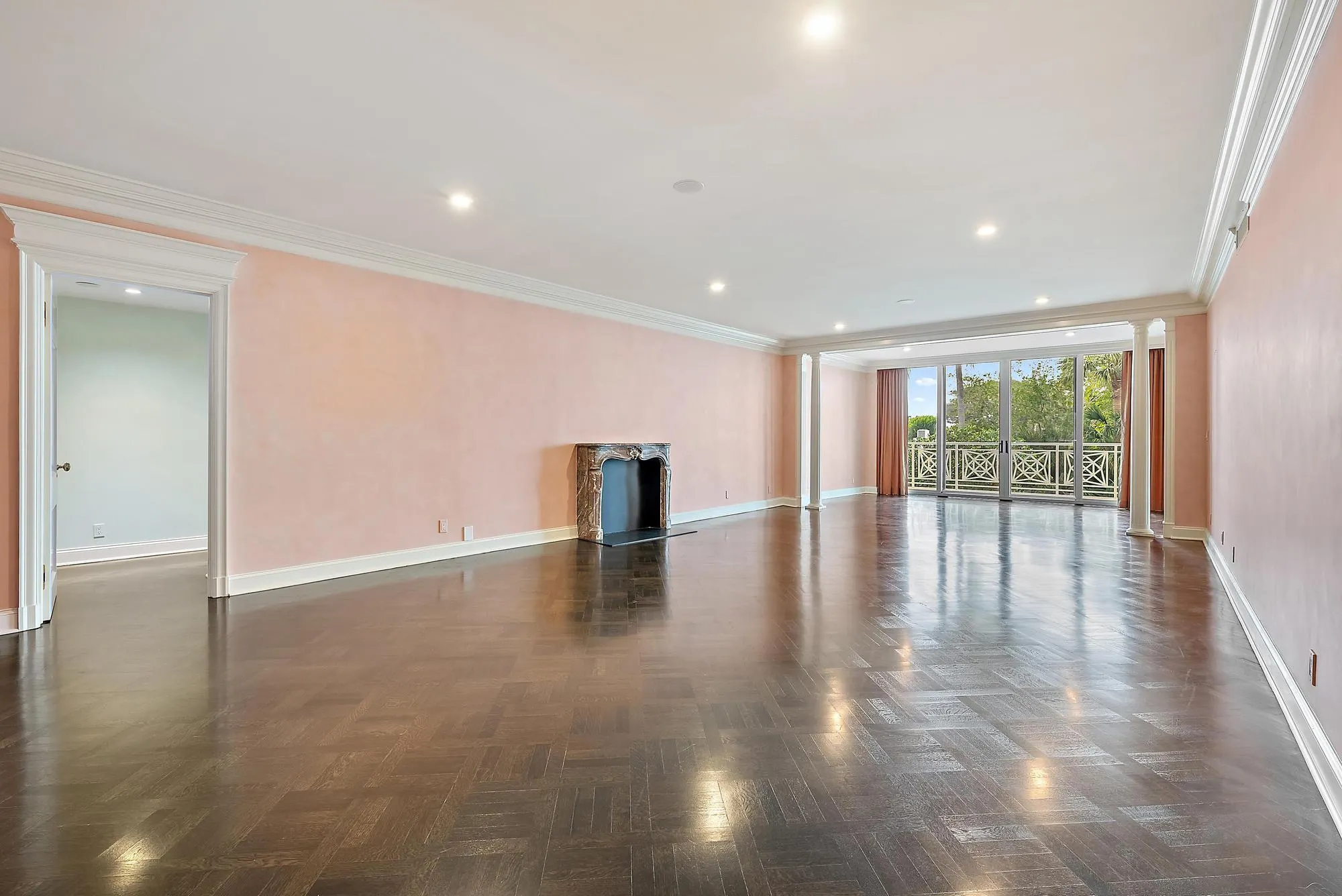 425 Worth Avenue, #2f