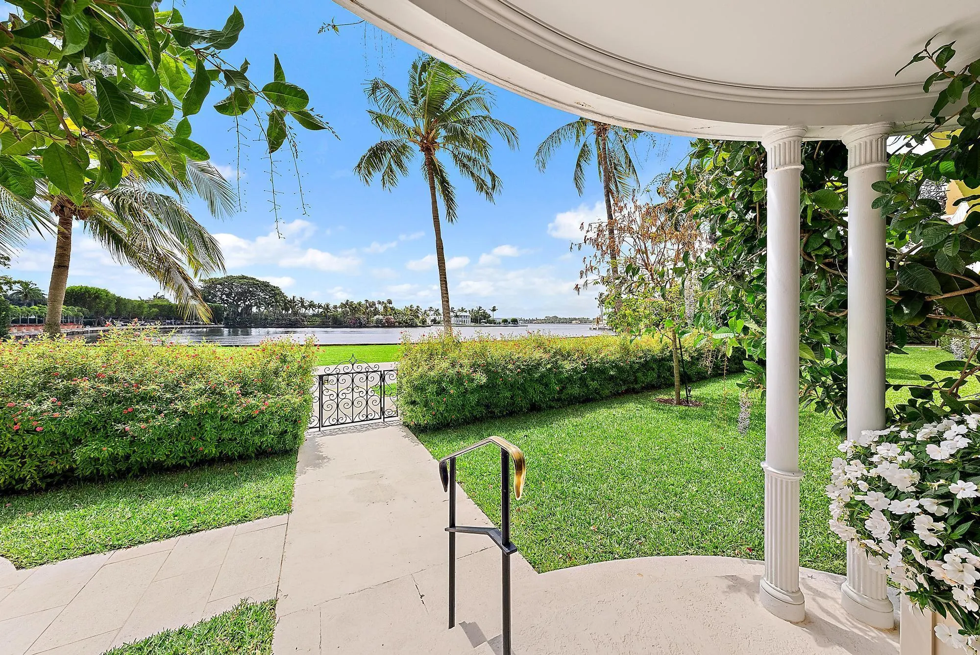 425 Worth Avenue, #2f