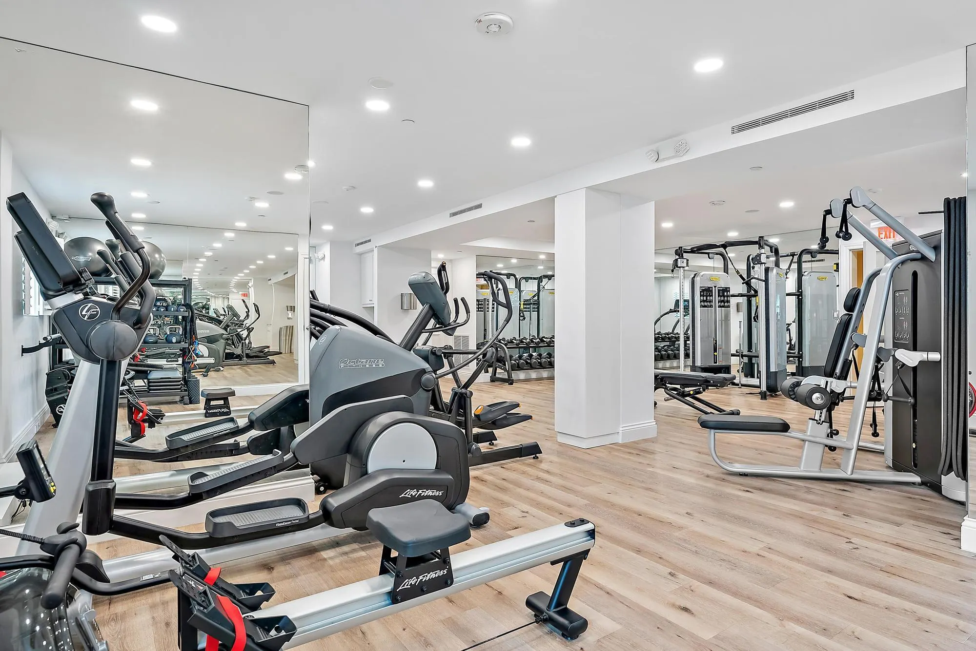 425 Worth Avenue, #2f