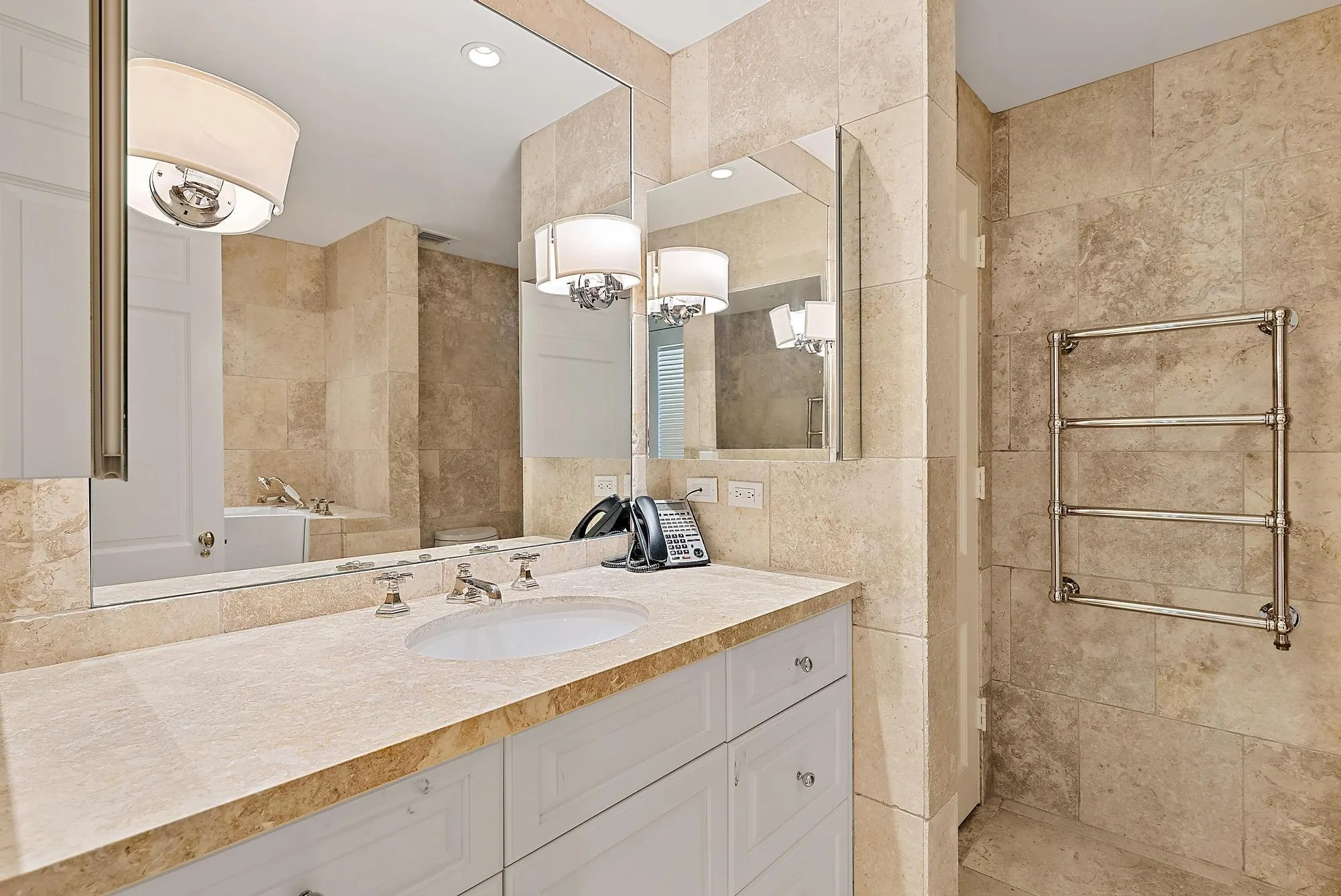 425 Worth Avenue, #2f