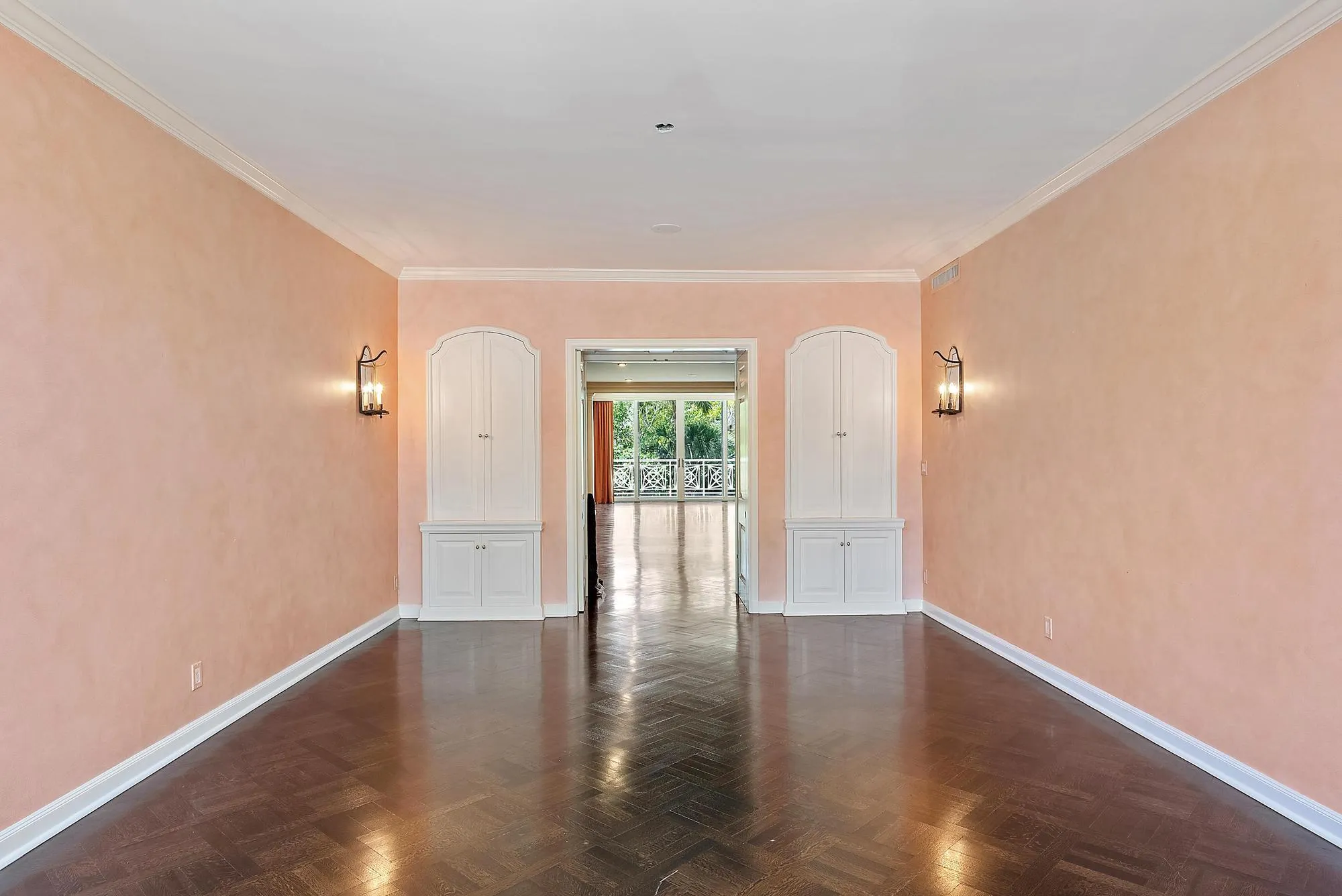 425 Worth Avenue, #2f