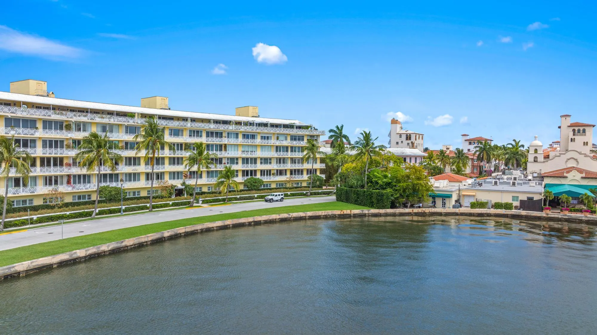 425 Worth Avenue, #2f