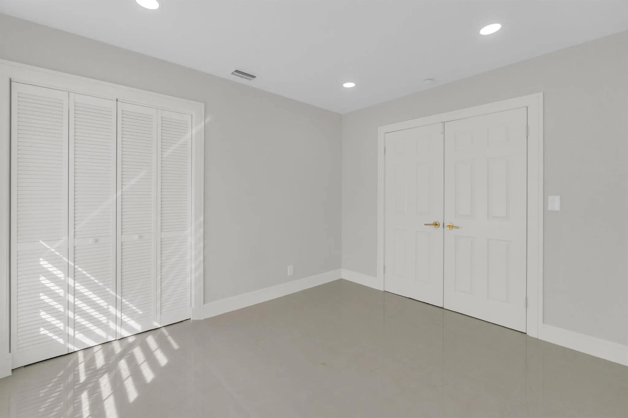 9645 Carousel Circle N