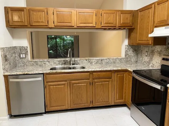 3089 Inglewood Terrace