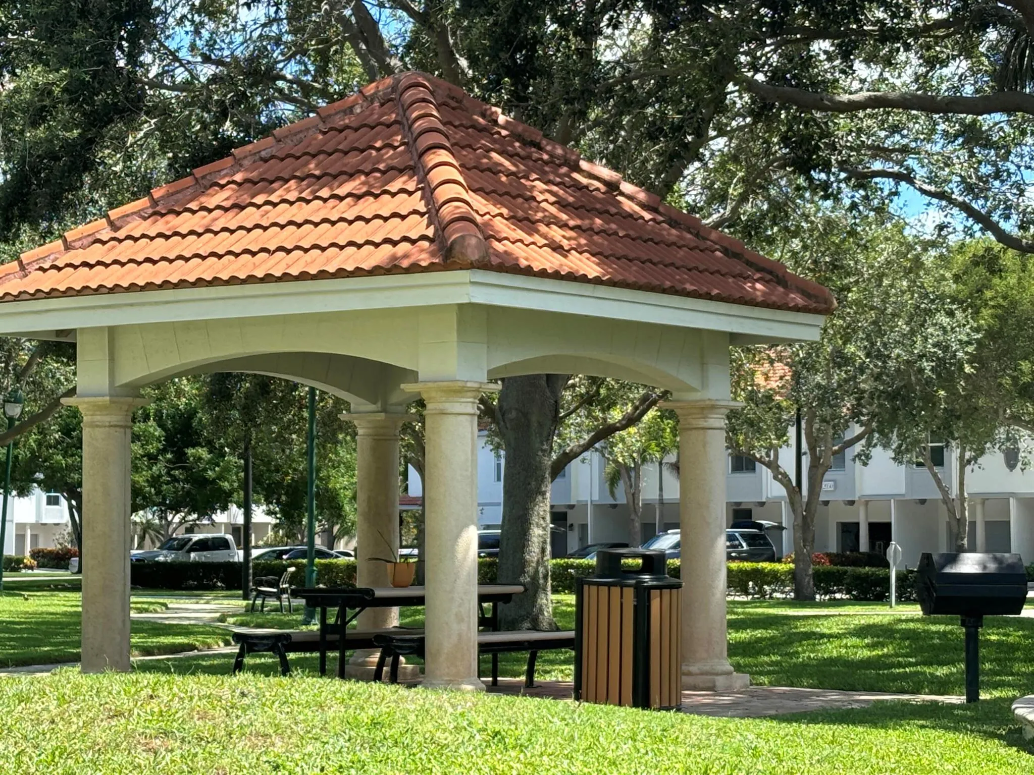 2048 Alta Meadows Lane, #2009