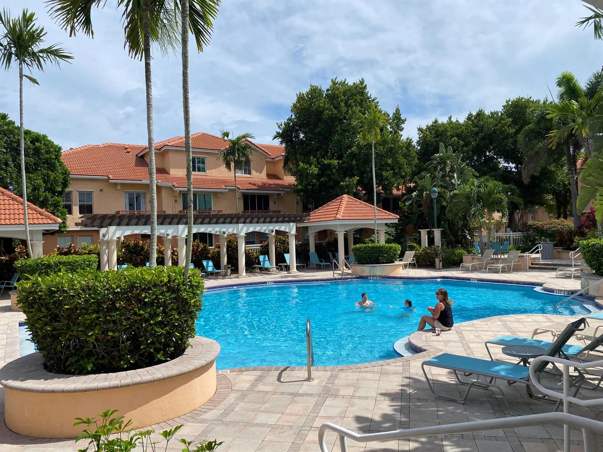 2048 Alta Meadows Lane, #2009