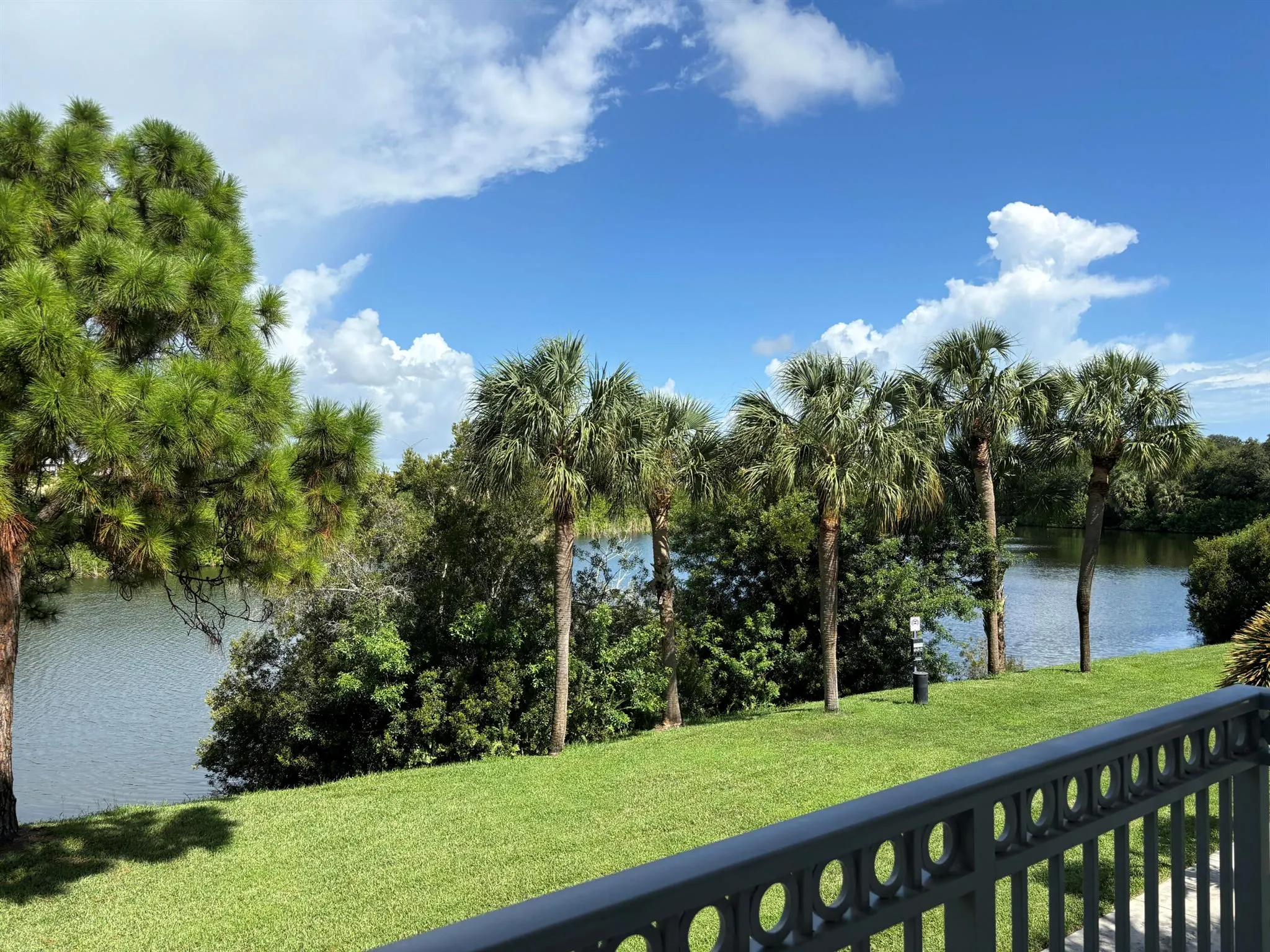 2048 Alta Meadows Lane, #2009