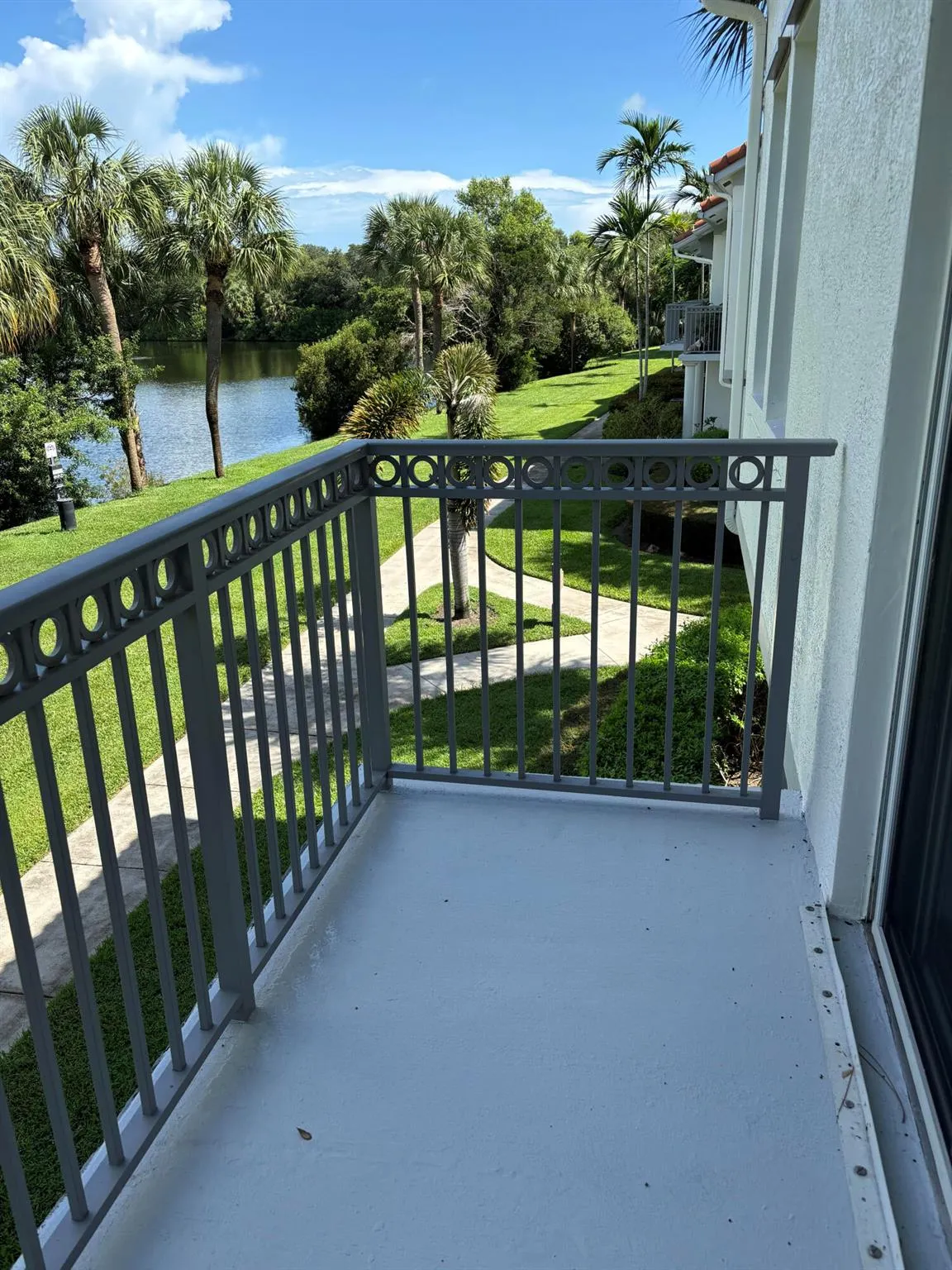 2048 Alta Meadows Lane, #2009