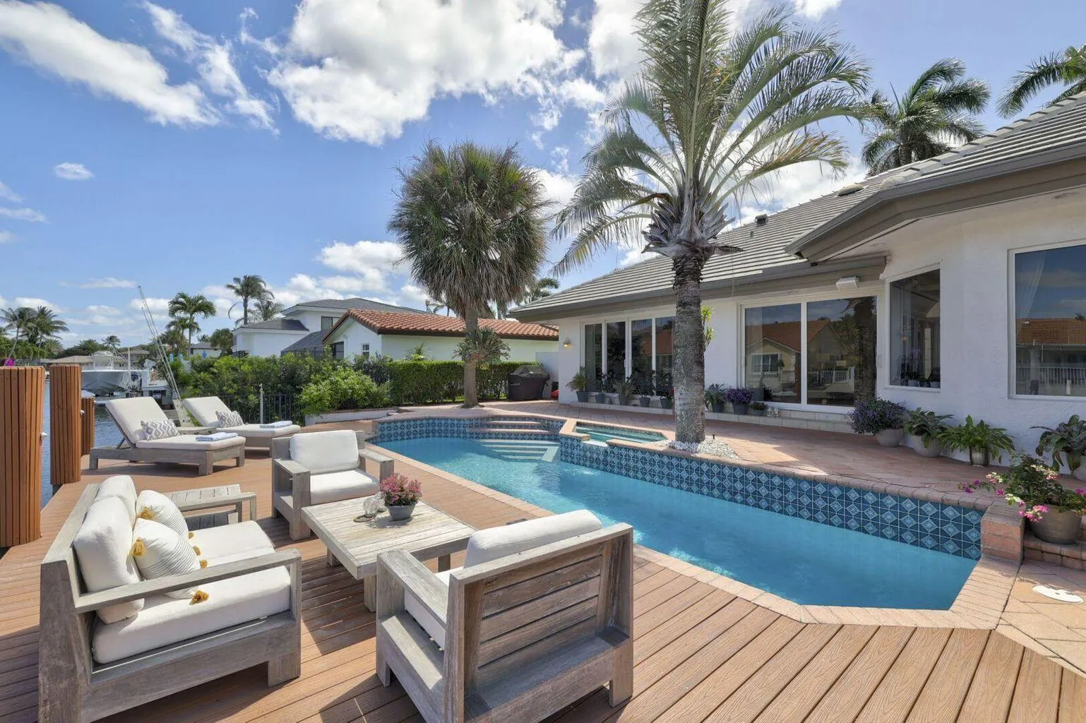 511 Golden Harbour Drive