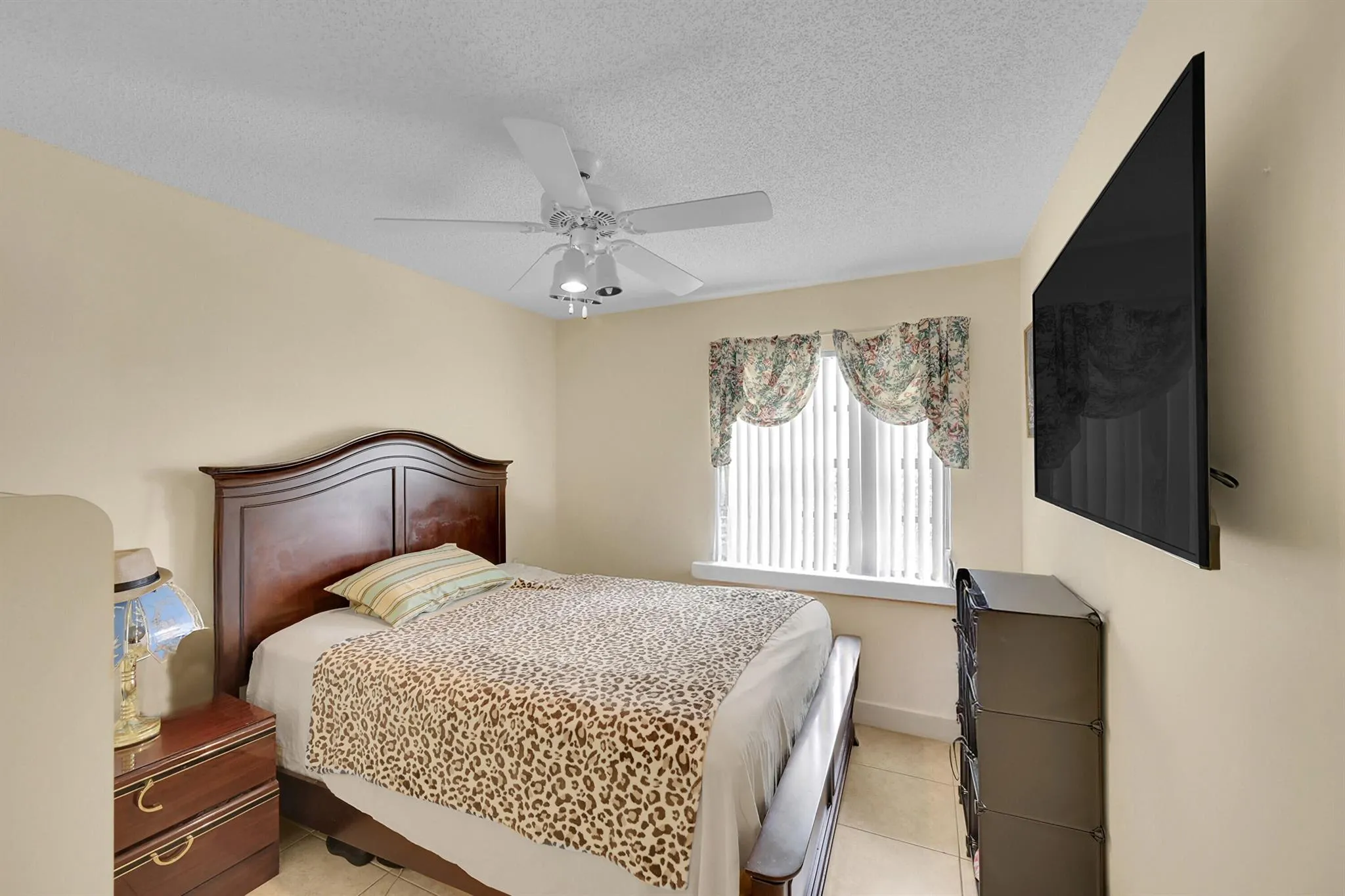 5379 Verona Dr, #H - Corner