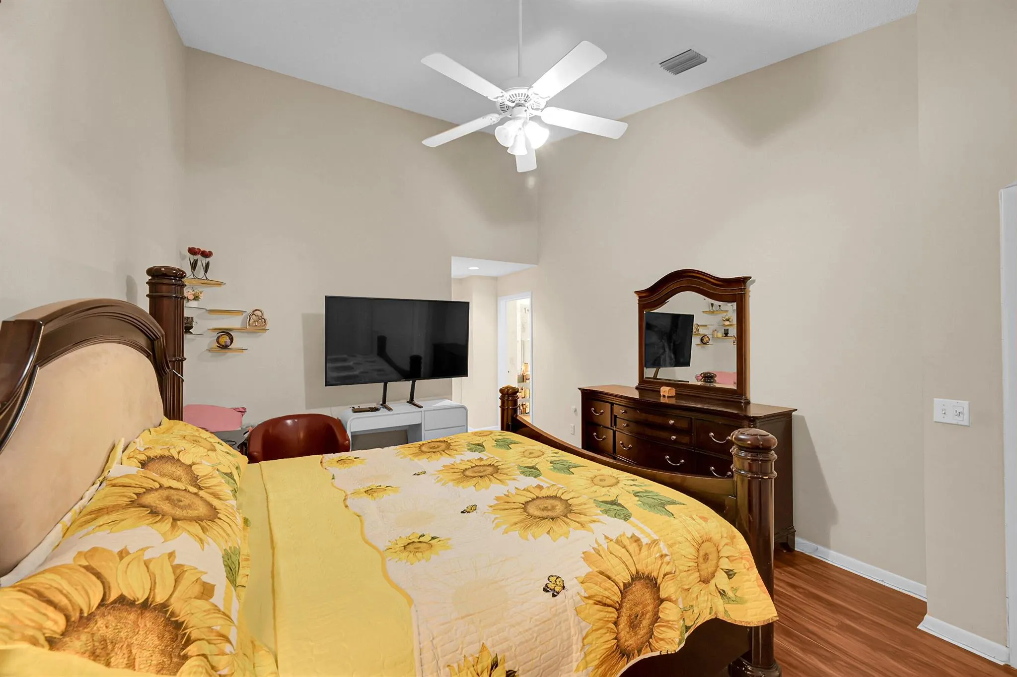 5379 Verona Dr, #H - Corner